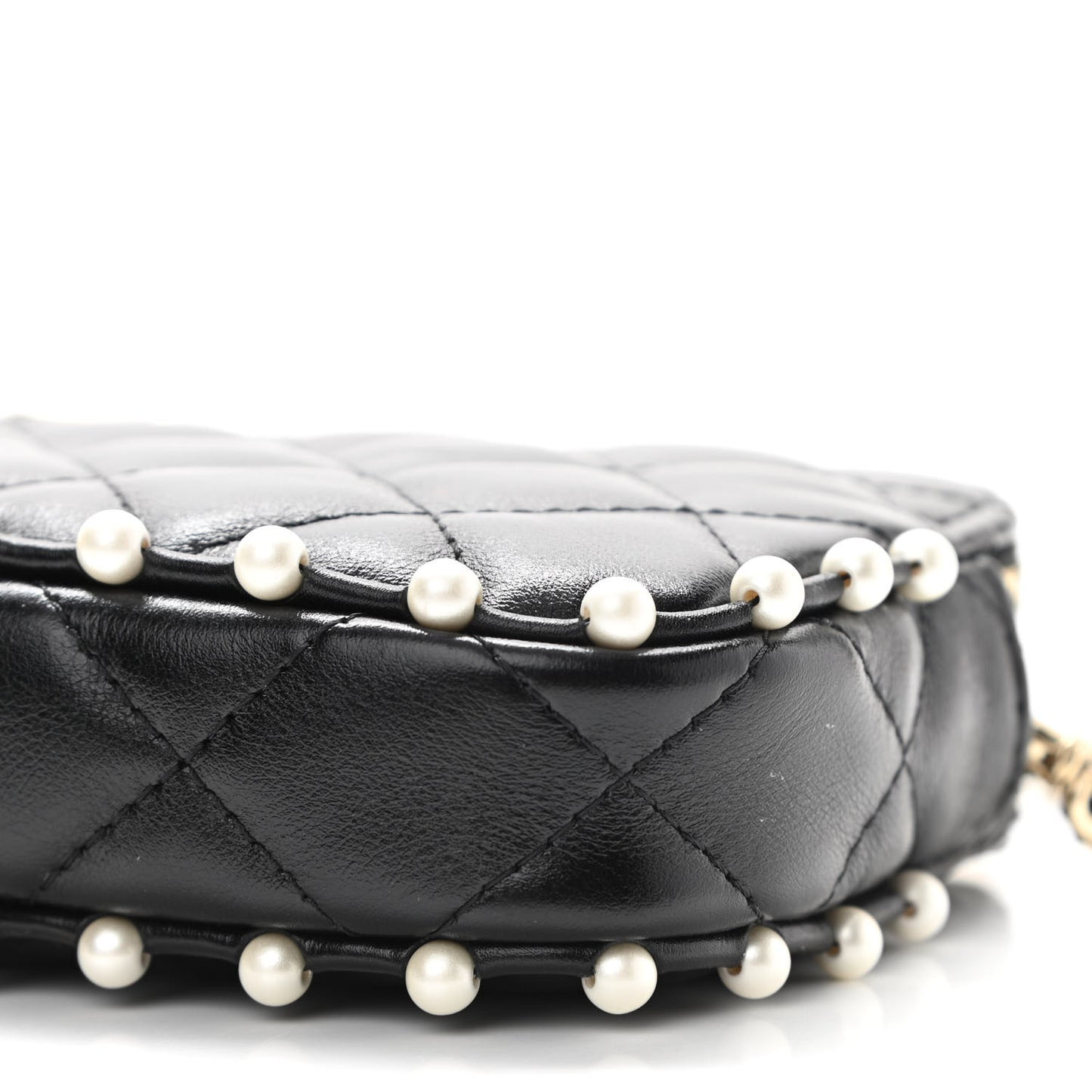 Calfskin Quilted Pearl Small Clutch With Chain Black