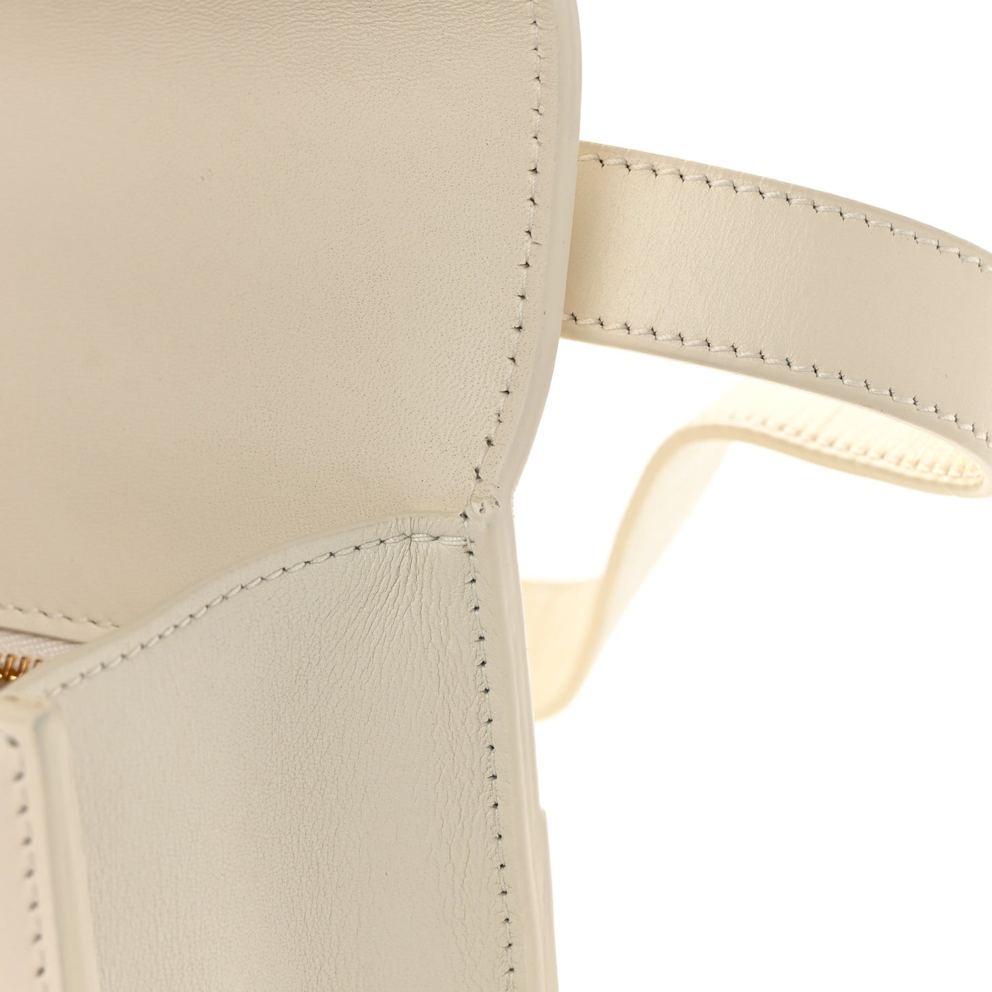 Box Calfskin 30 Montaigne Flap Bag Latte