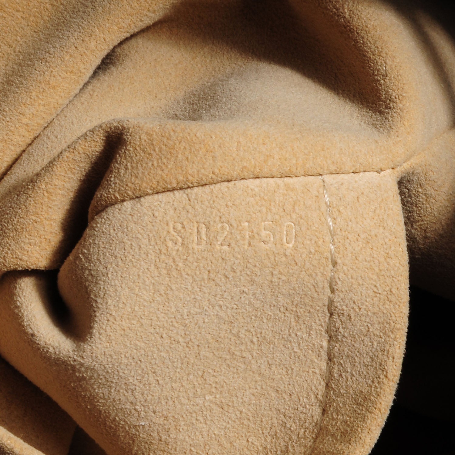 Louis Vuitton Monogram Artsy GM 7 of 7