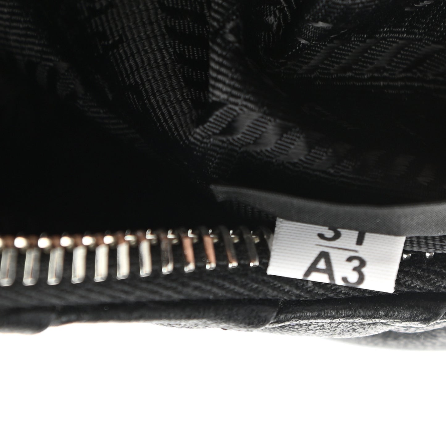 Nappa Gaufre Re-Edition 2005 Shoulder Bag Black