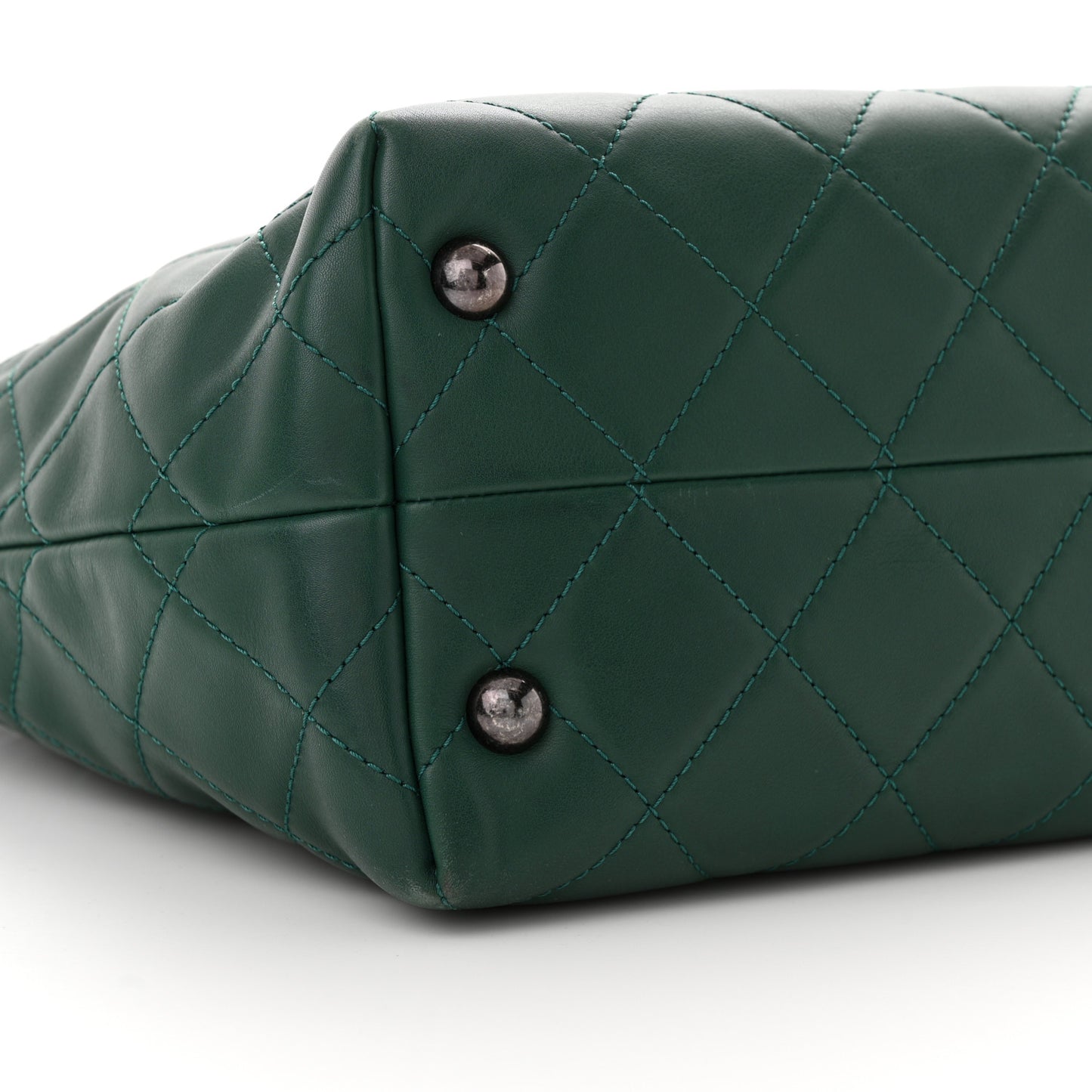 Calfskin Quilted Large Shopping In Chains Tote Green