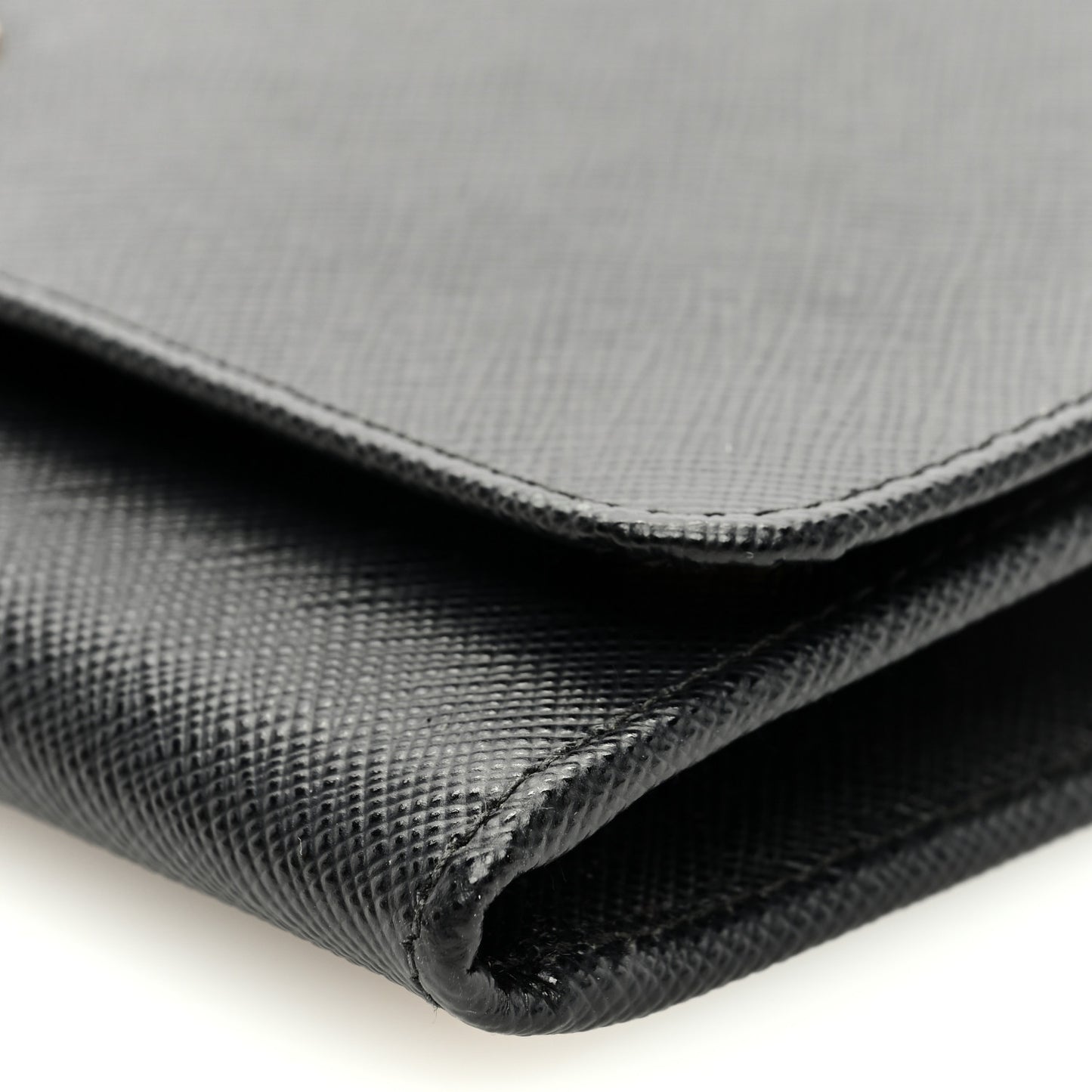 Saffiano Metal Oro Chain Wallet Black