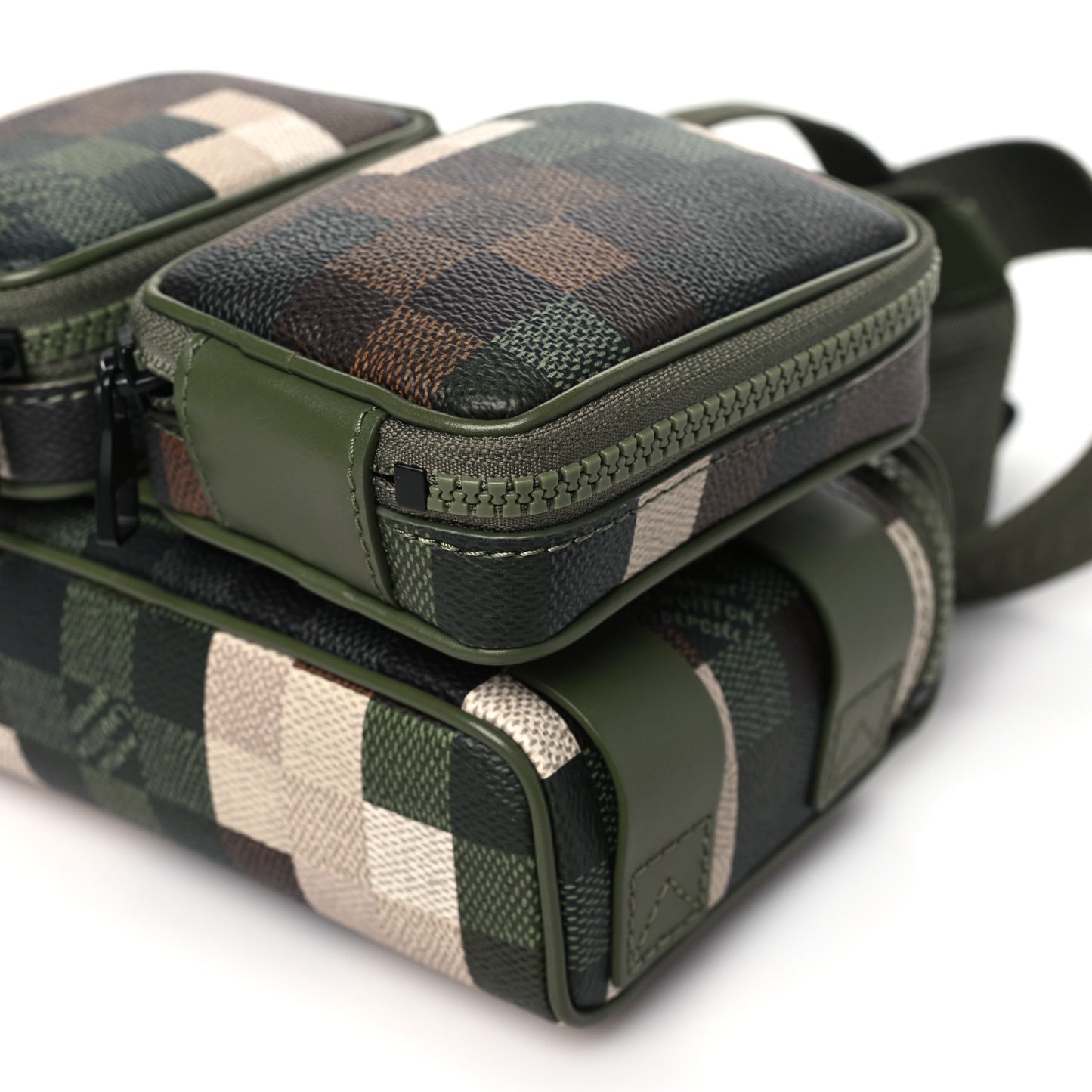 Damoflage LV Trail Wearable Wallet Green