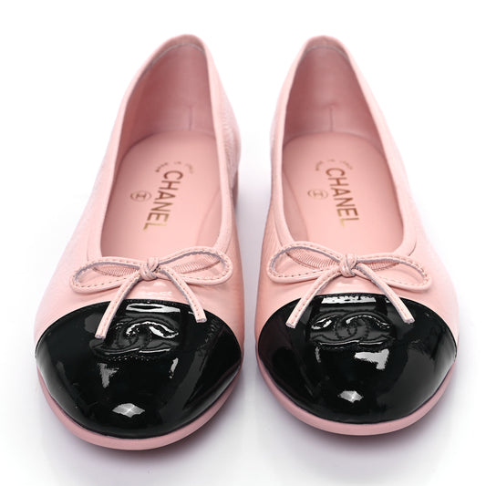 Shiny Crumpled Calfskin Patent CC Cap Toe Ballerina Flats 40 Light Pink Black