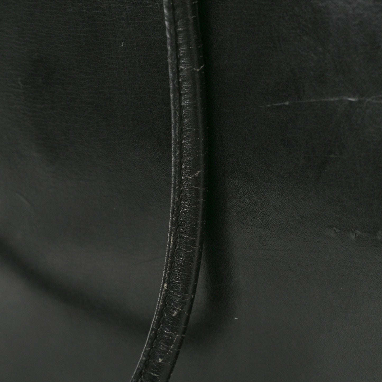 Box Plume 32 Black