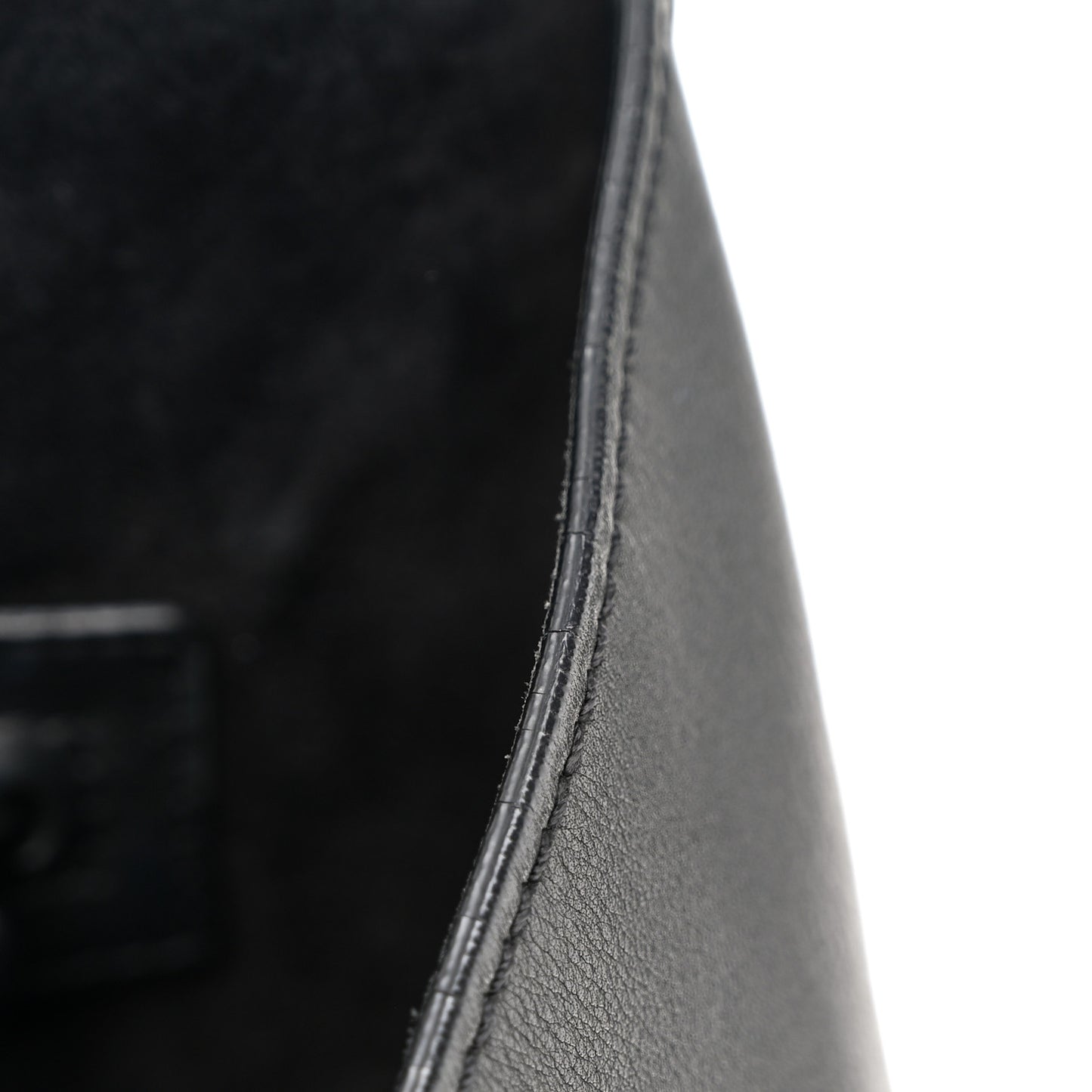 Smooth Calfskin Medium Phantom Luggage Black