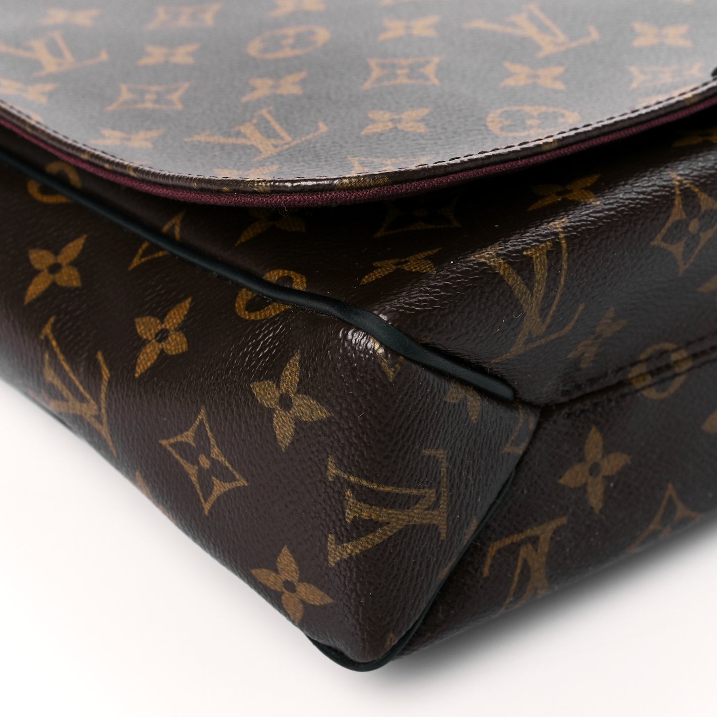 Monogram Macassar District MM