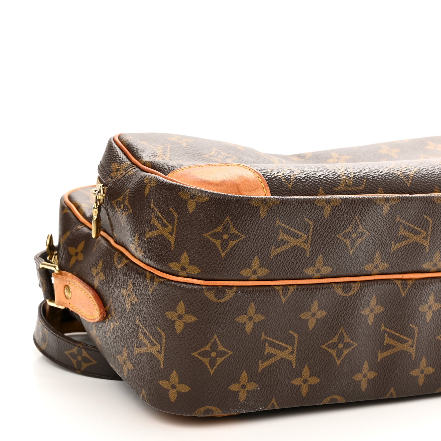 Monogram Nil 28
