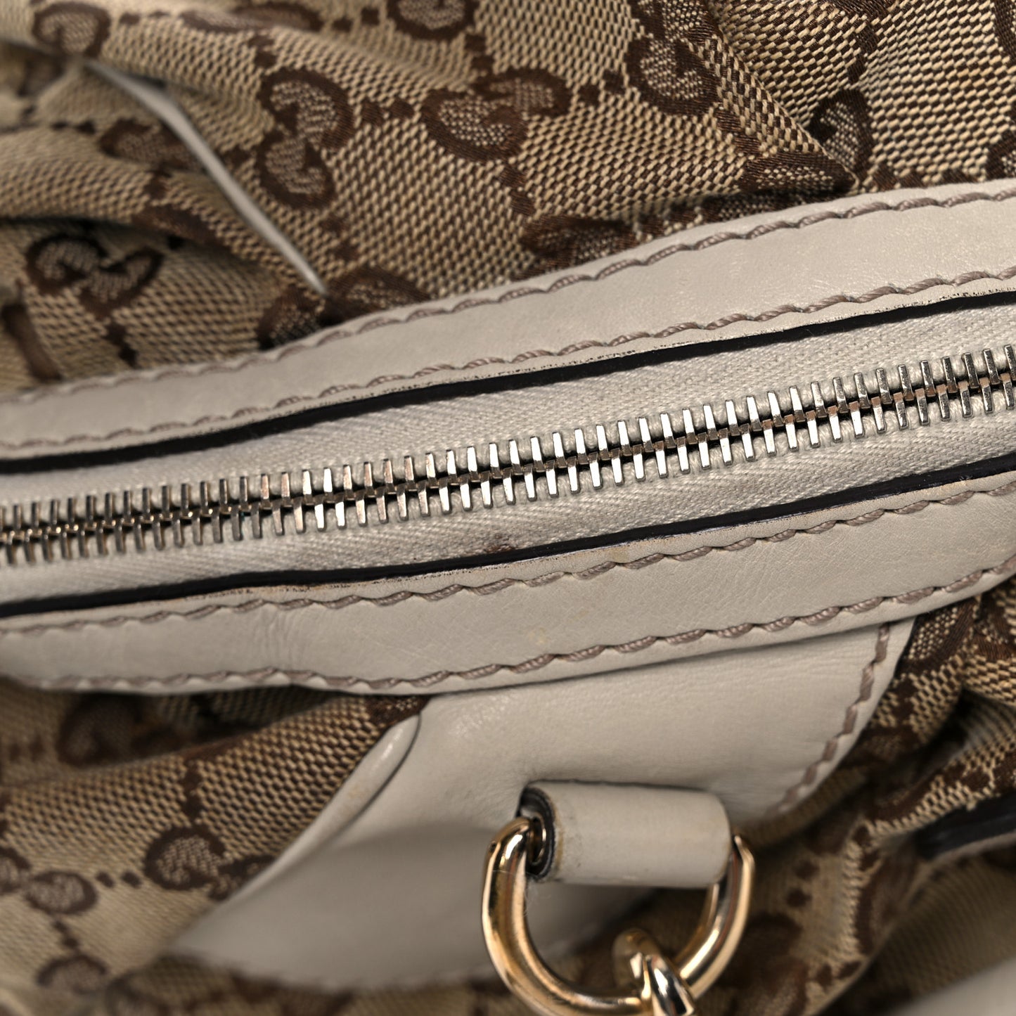 Monogram Medium Sukey Boston Off White