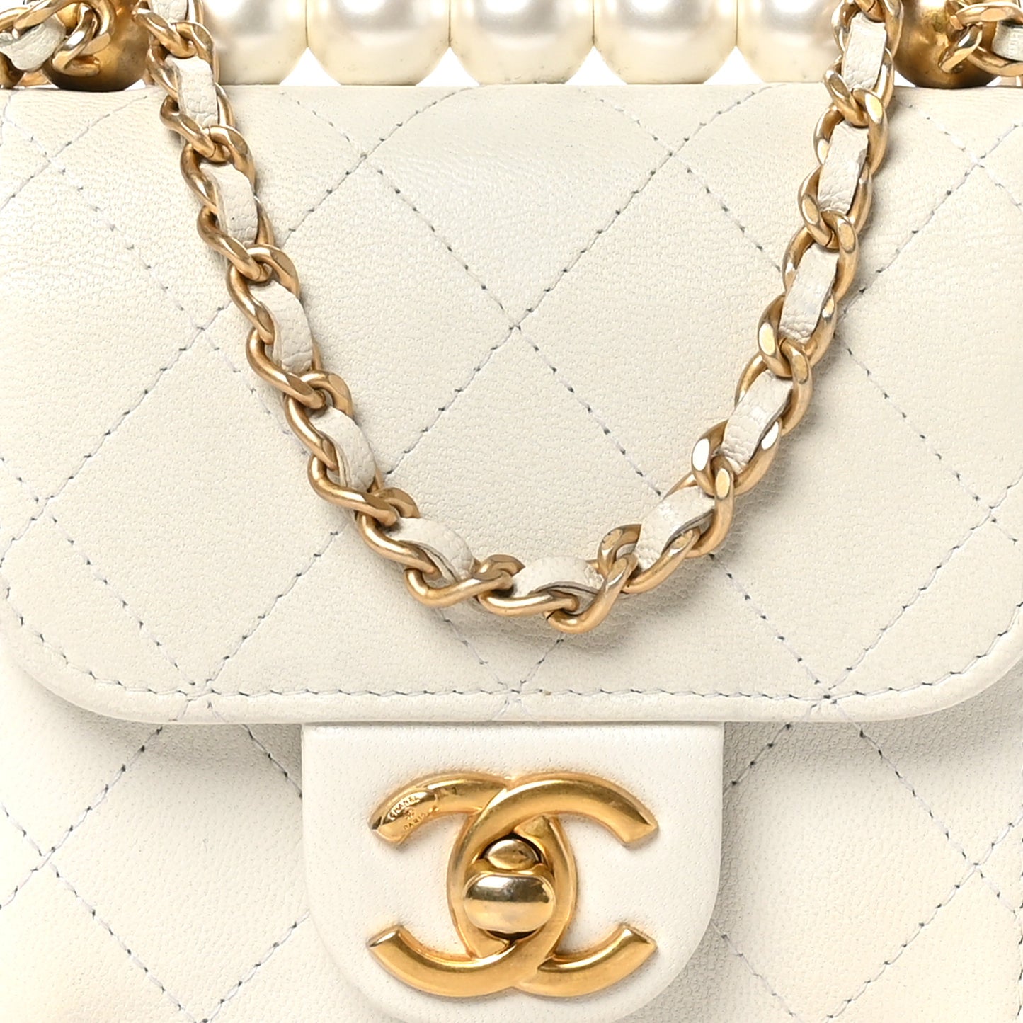 Goatskin Chic Pearls Clutch On Chain White