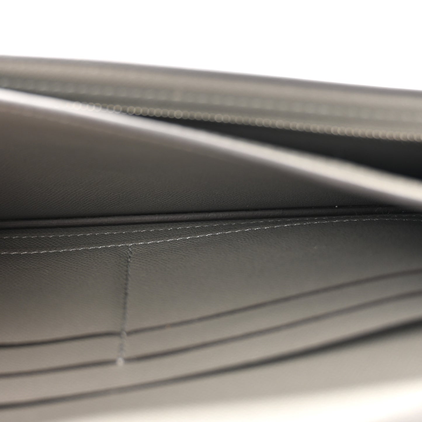 Madame Calfskin Kelly Pocket Long Wallet Gris Meyer