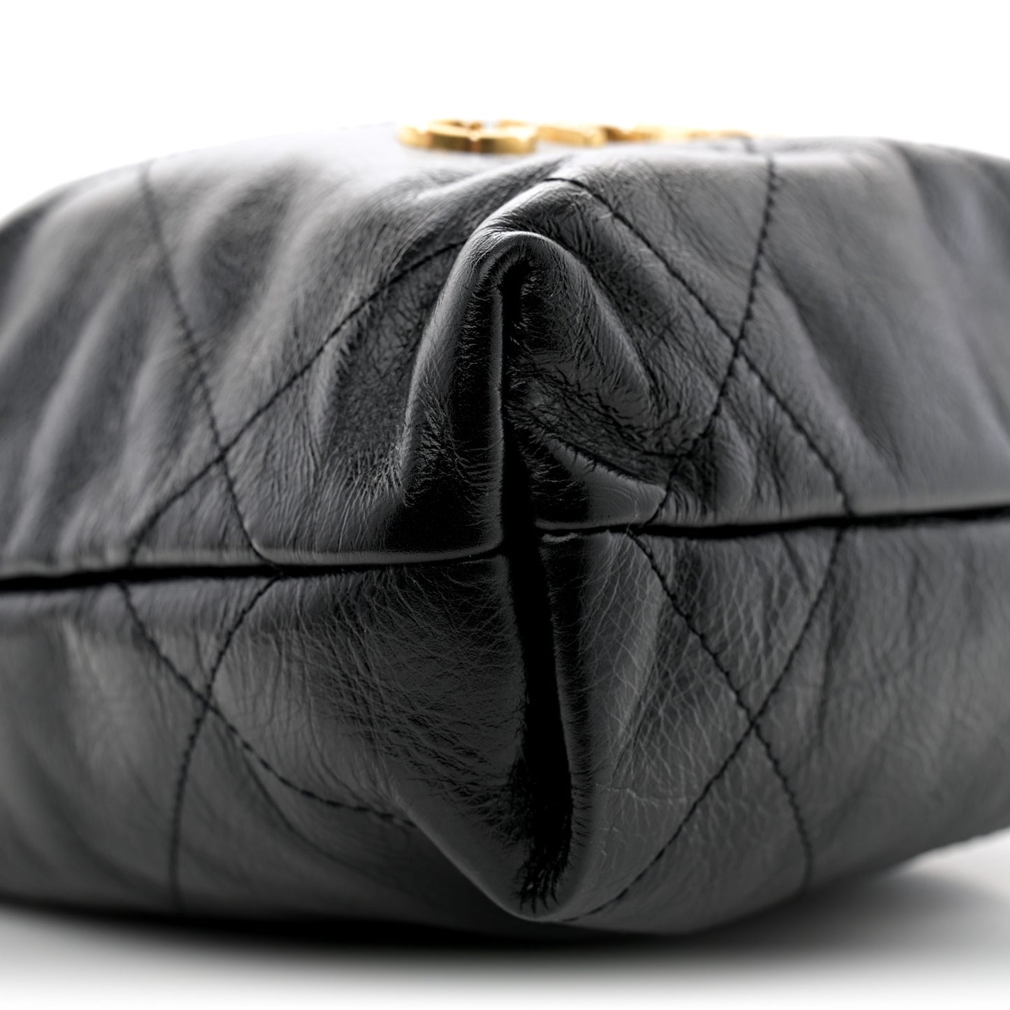 Shiny Crumpled Calfskin Quilted Pearl Mini Chanel 22 Black