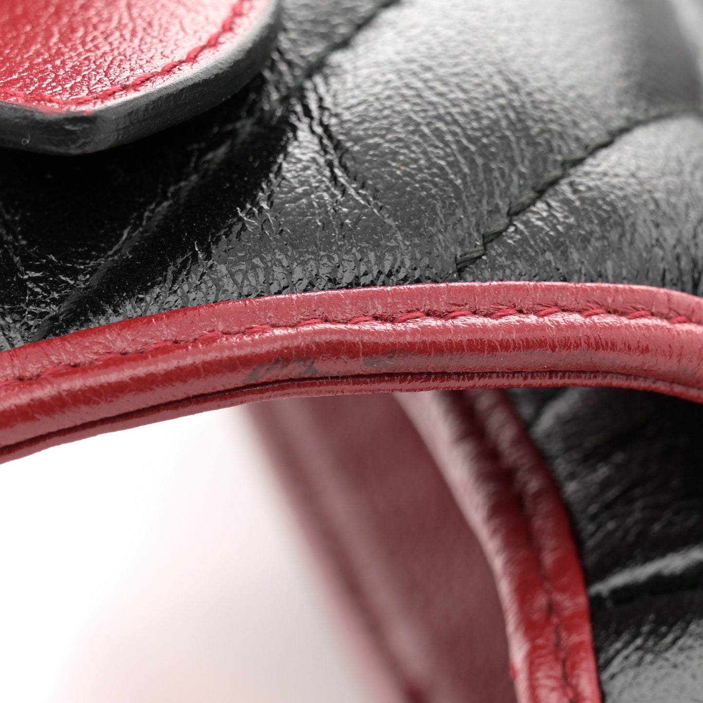 Vintage Effect Calfskin Matelasse Diagonal Small Torchon GG Marmont Top Handle Shoulder Bag Black Romantic Cherry