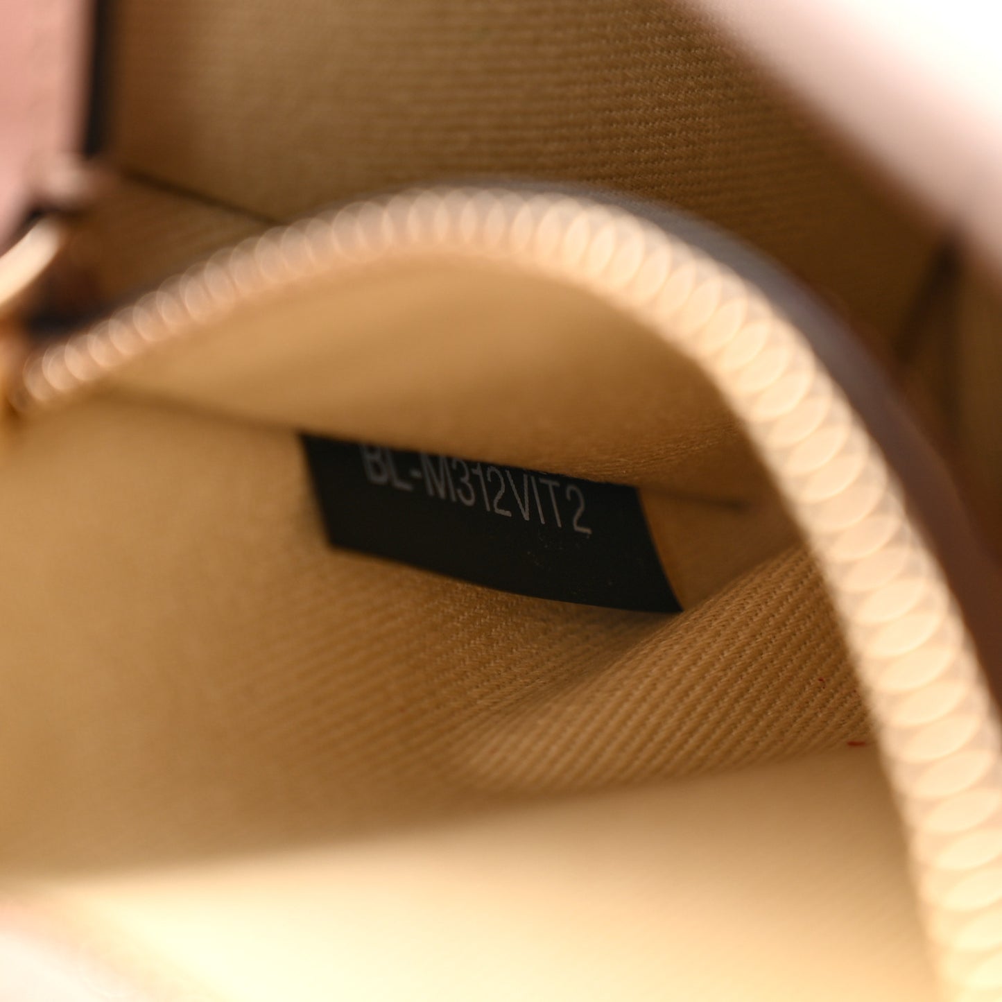 Vitello Small Glam Lock Rockstud Flap Poudre
