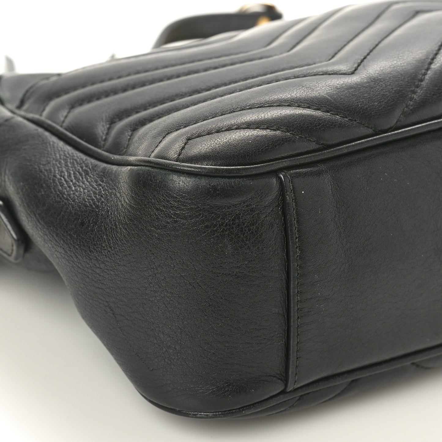 Calfskin Matelasse Medium GG Marmont Chain Shoulder Bag Black