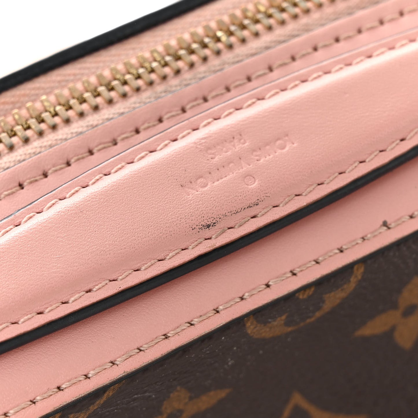 Monogram Saintonge Rose Poudre