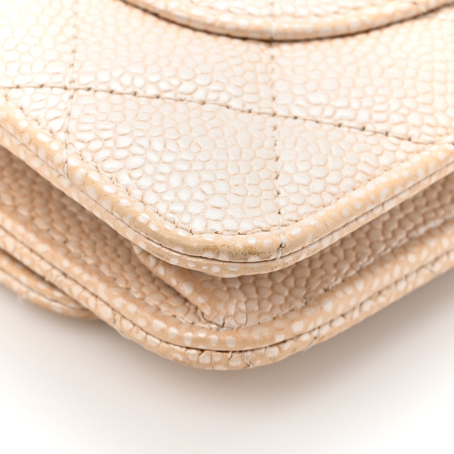 Pearly Caviar Quilted Wallet On Chain WOC Beige