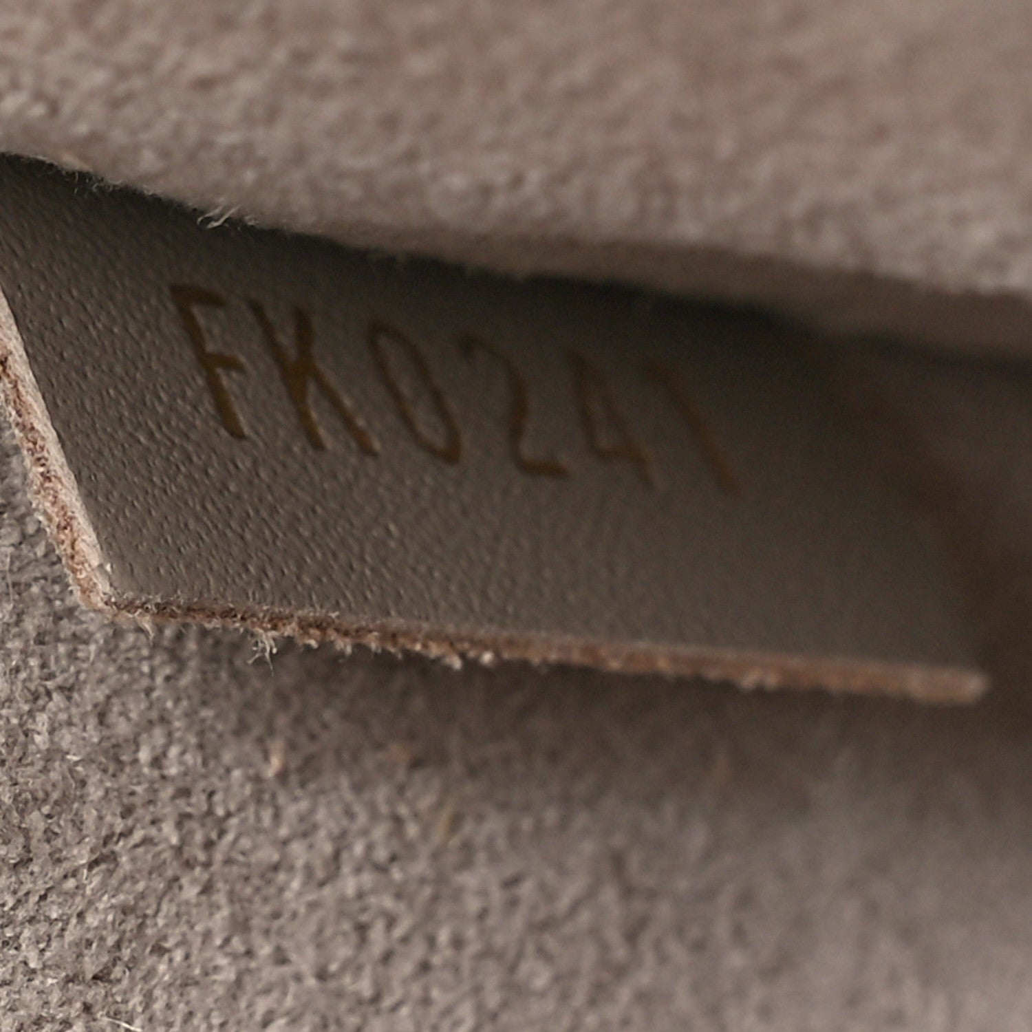 Louis Vuitton Empreinte Monogram Giant Vanity PM Tourterelle 6 of 14