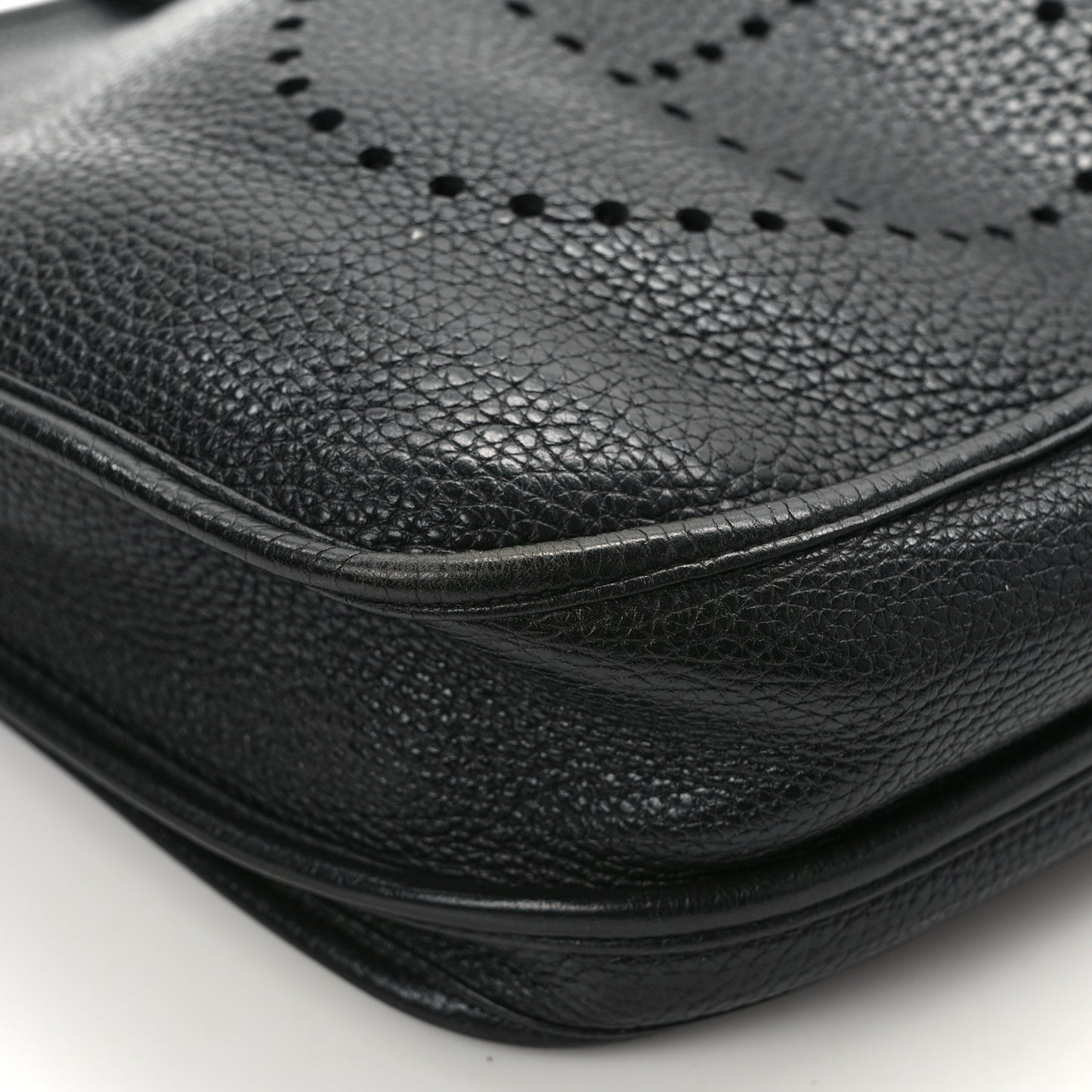 Taurillon Clemence Evelyne III PM Black