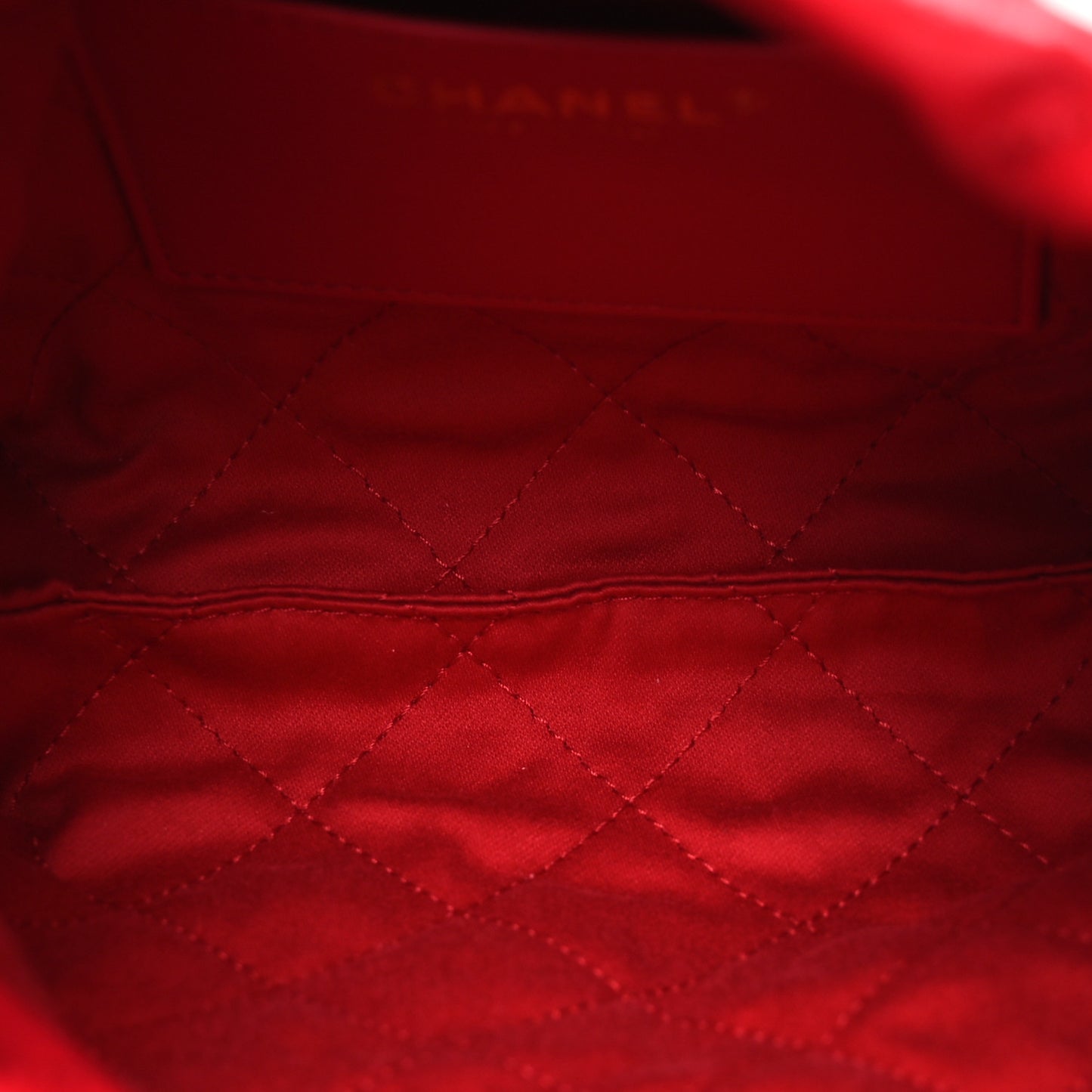 Shiny Calfskin Quilted Mini Chanel 22 Red
