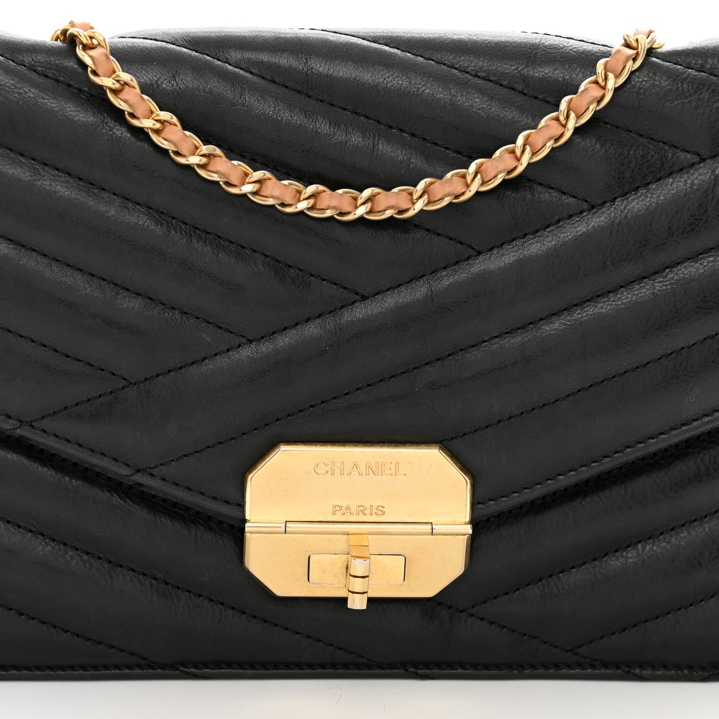 Calfskin Gabrielle Chevron Flap Black