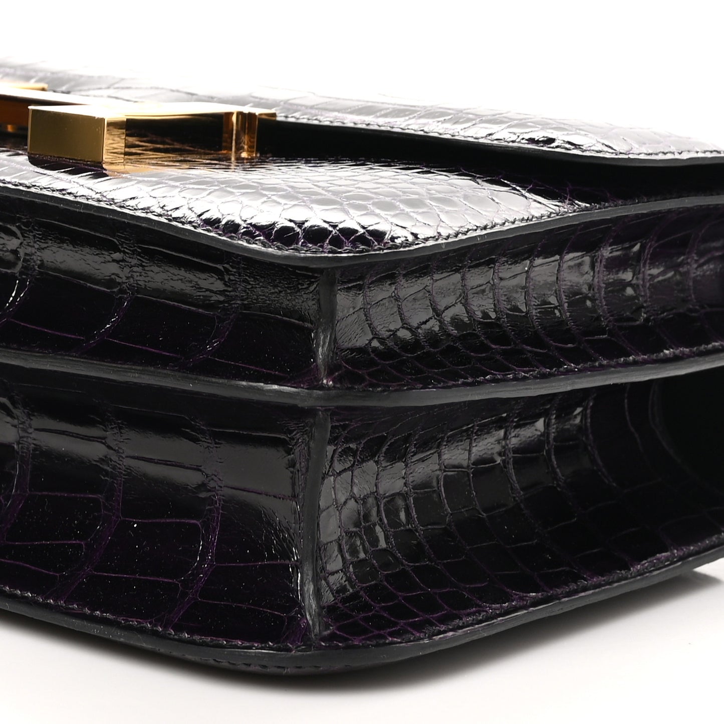 Shiny Alligator Constance 24 Aubergine