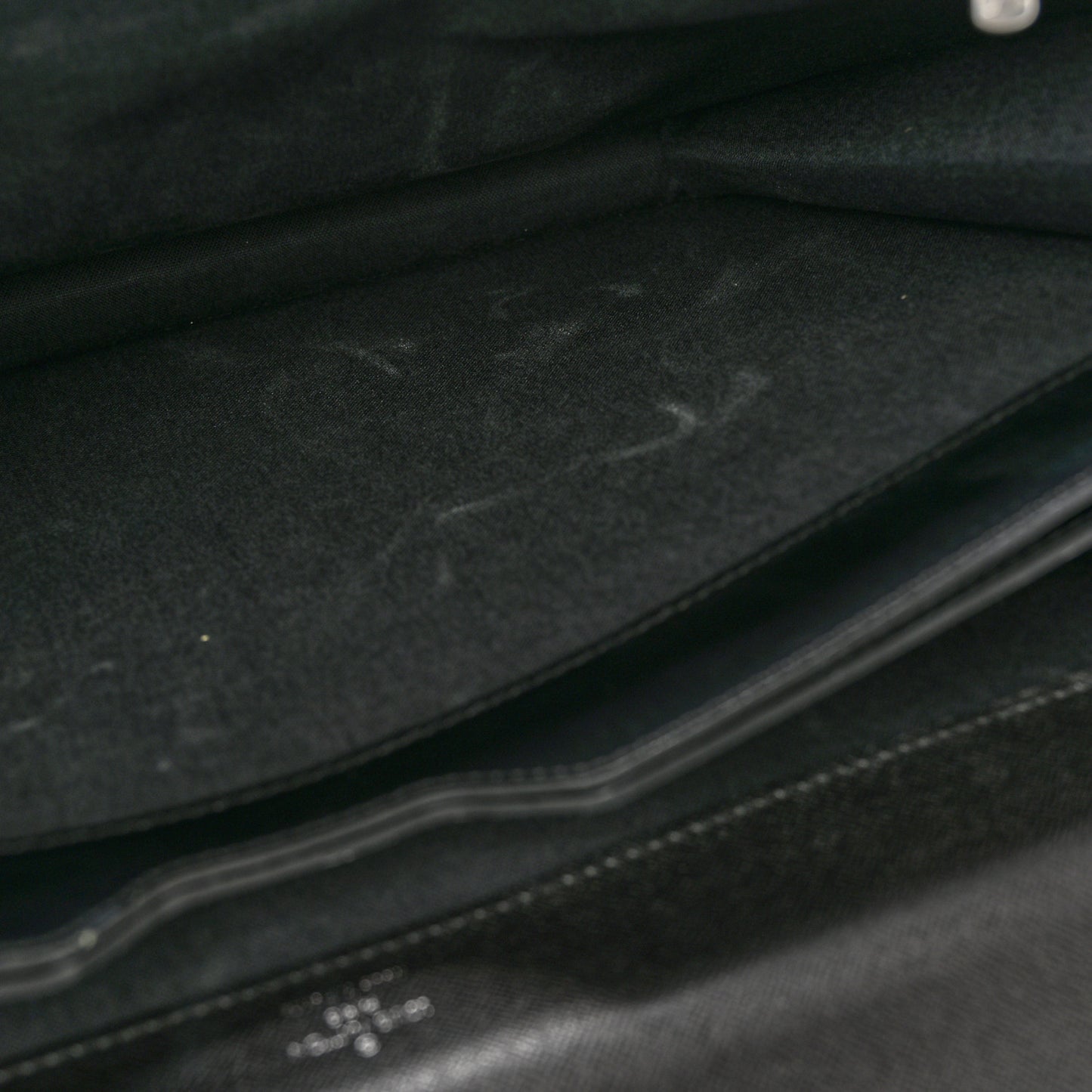 Taiga Robusto 2 Compartment Briefcase Black