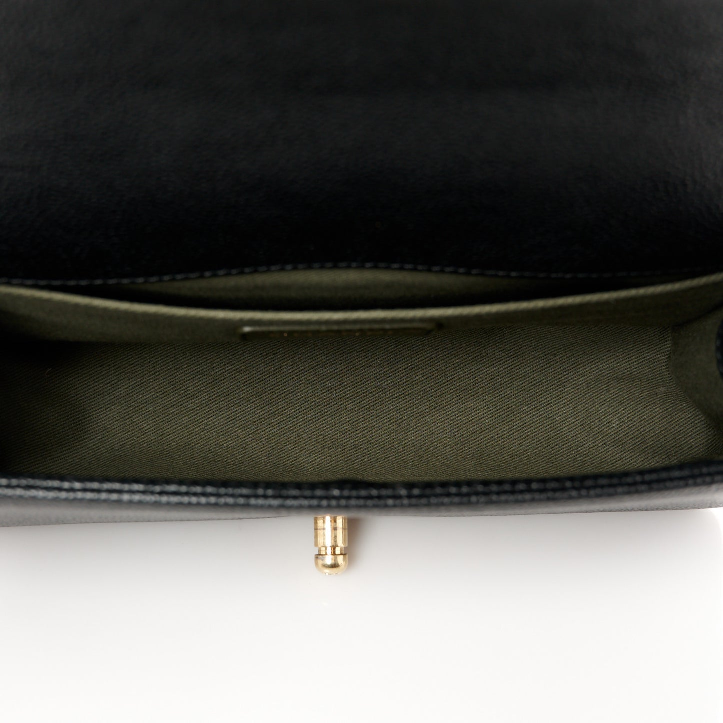 Caviar Quilted Medium Boy Flap Black