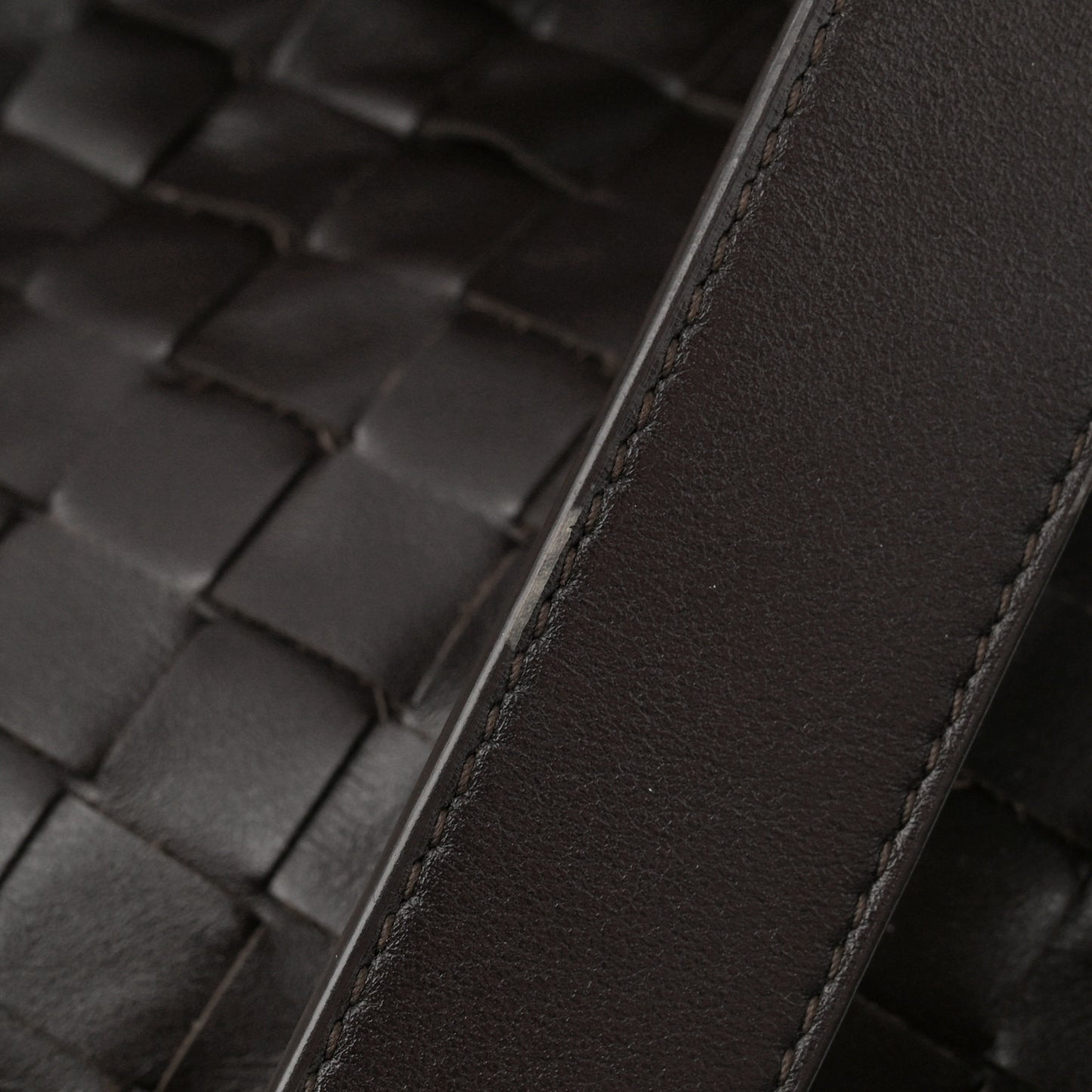 Calfskin Intrecciato Large Zipped Tote Fondant