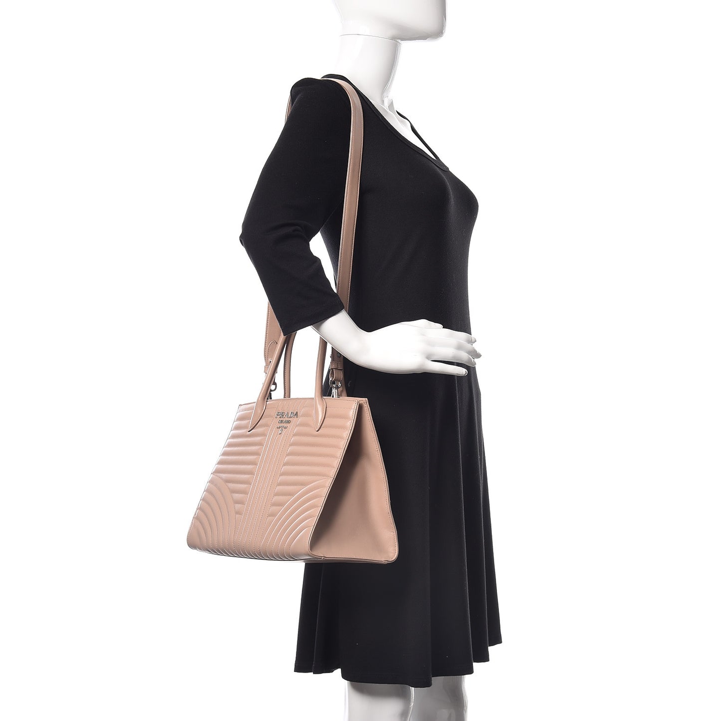 Soft Calfskin Impunture Diagramme Tote Cipria