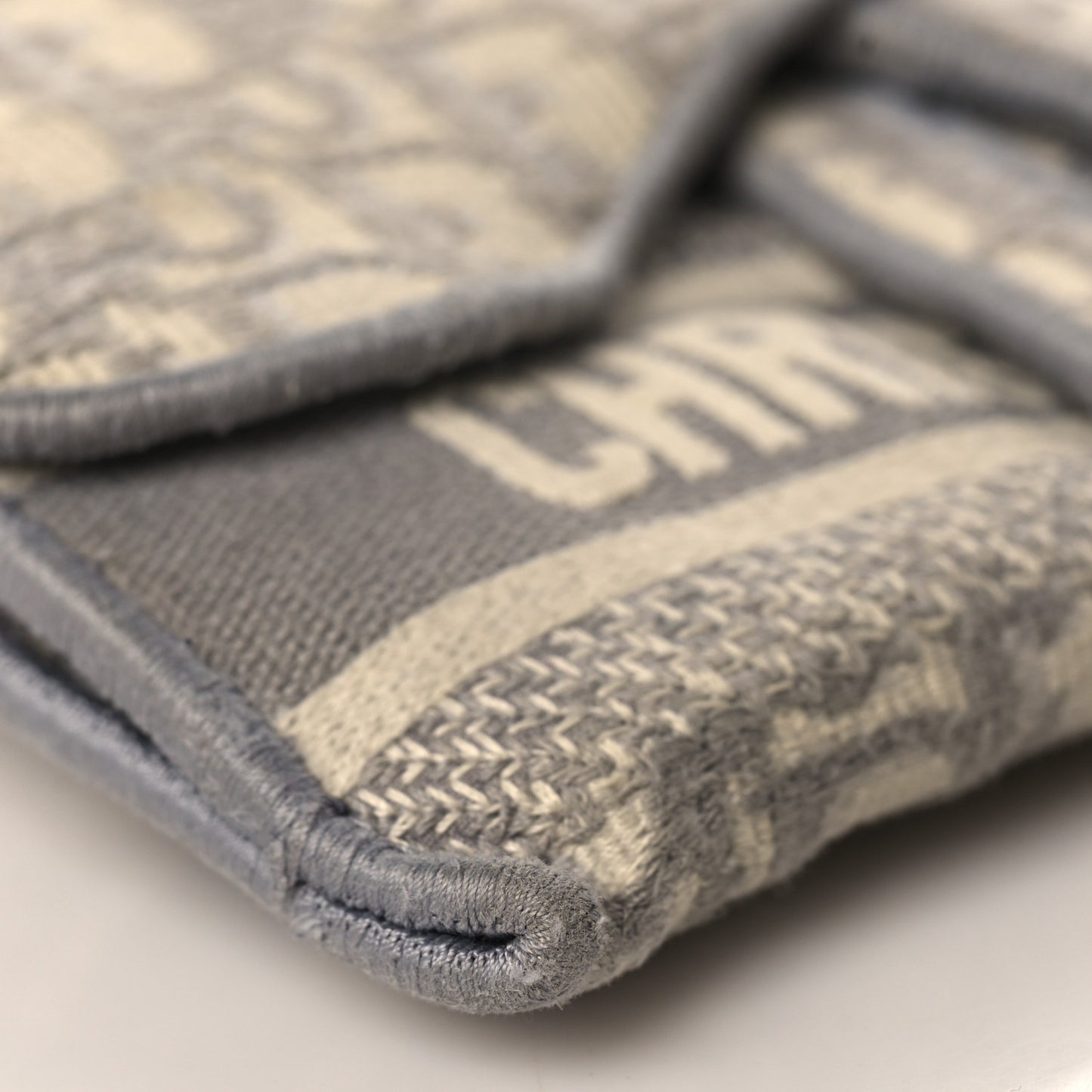 Oblique Slim Saddle Pouch Grey