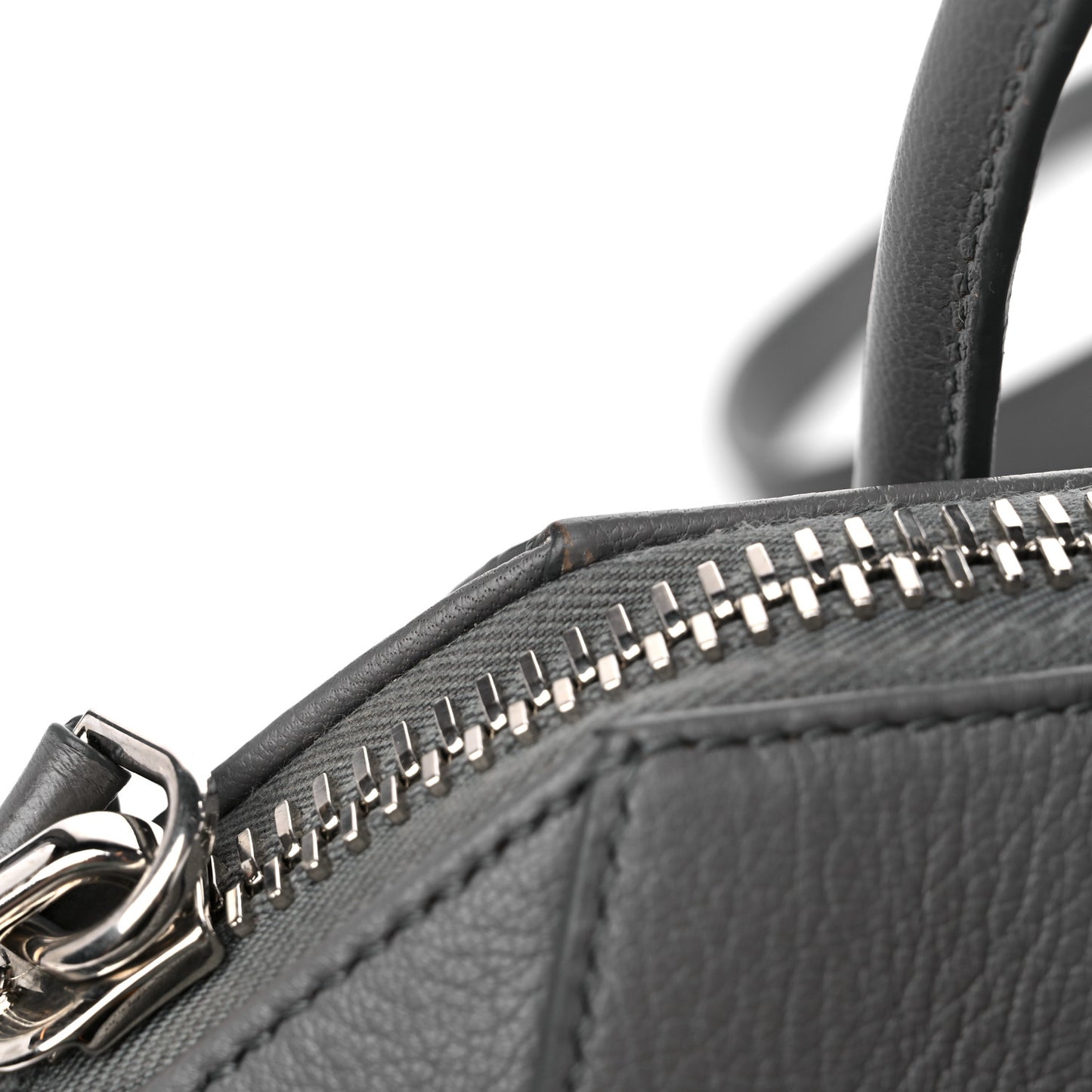 Sugar Goatskin Mini Antigona Pearl Grey
