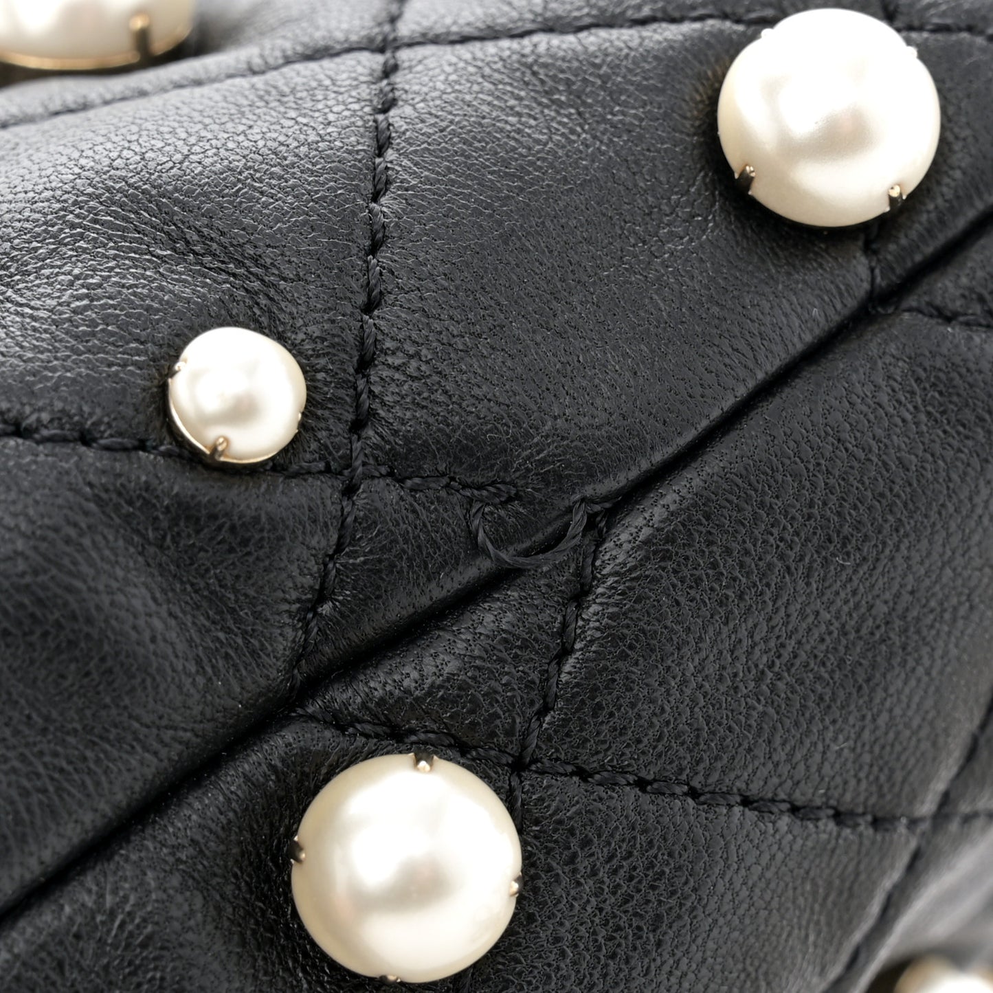 Lambskin Quilted Pearl Mini About Pearls Drawstring Bag Black