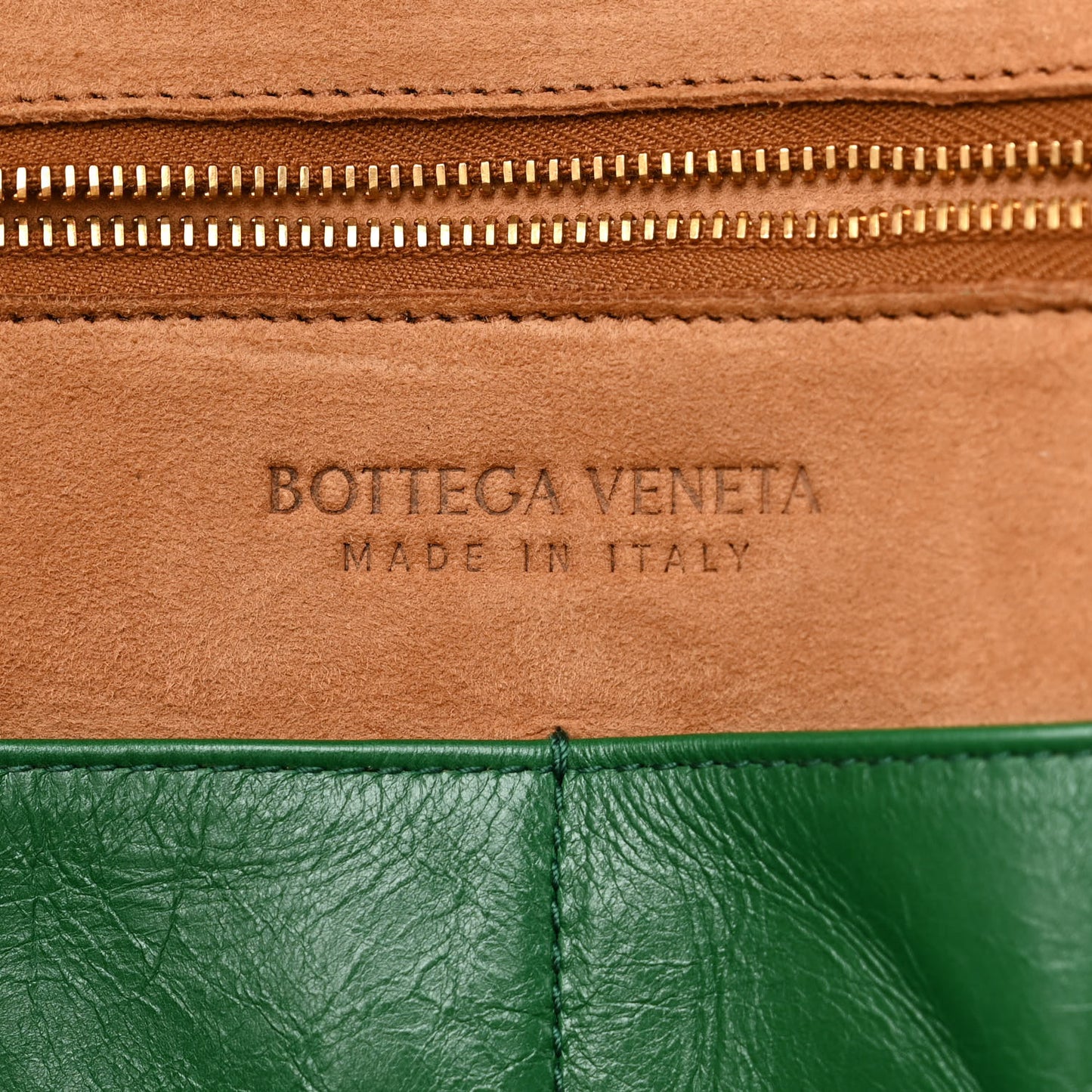 Paper Calfskin Maxi Intrecciato Medium Arco Slouch Racing Green