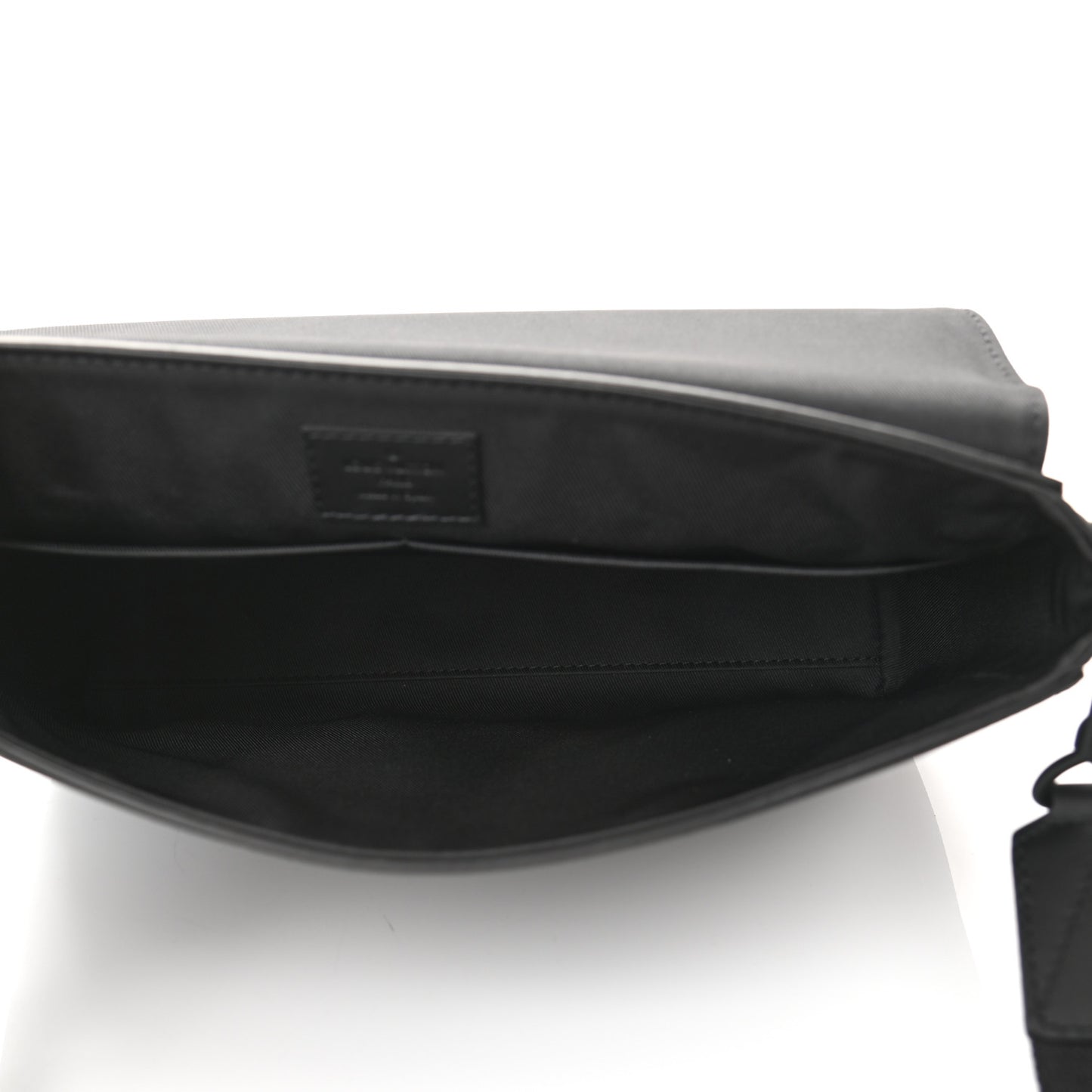 Calfskin Aerogram Messenger Black