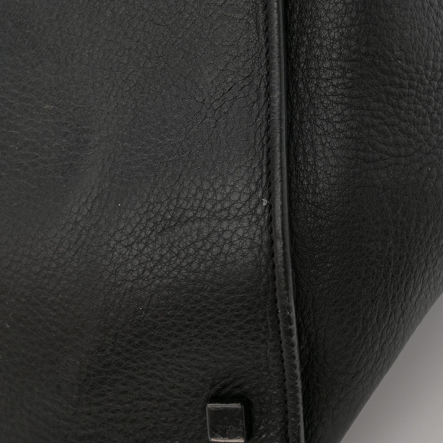 Supple Calfskin Medium Phantom Luggage Black