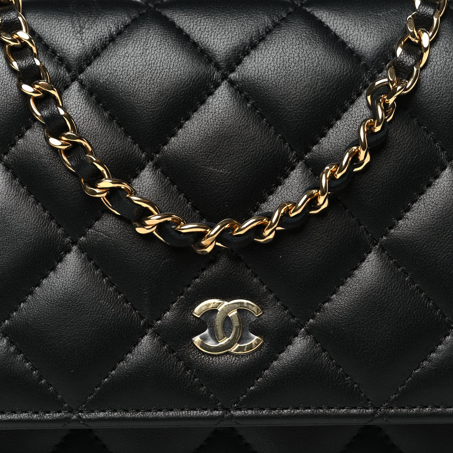 Lambskin Quilted Wallet On Chain WOC Black