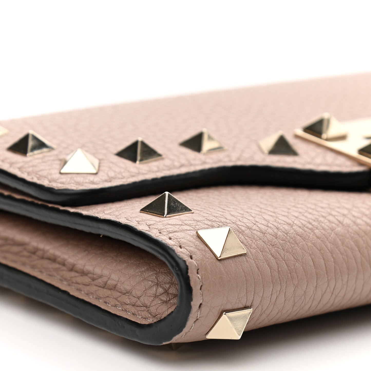 Pebbled Calfskin Rockstud Flip Lock Wallet On Chain Poudre