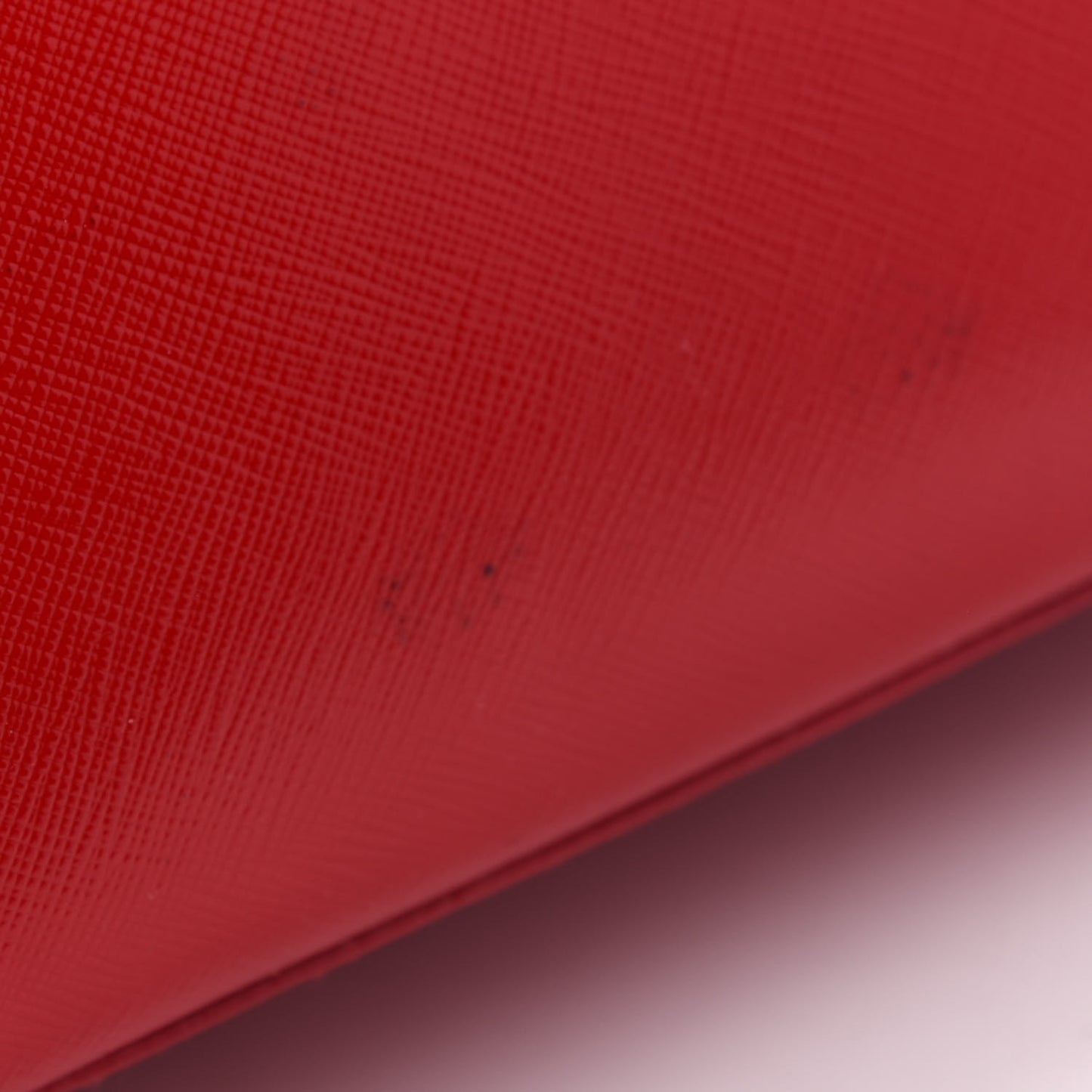 Saffiano Vernice Pyramid Bag Rosso