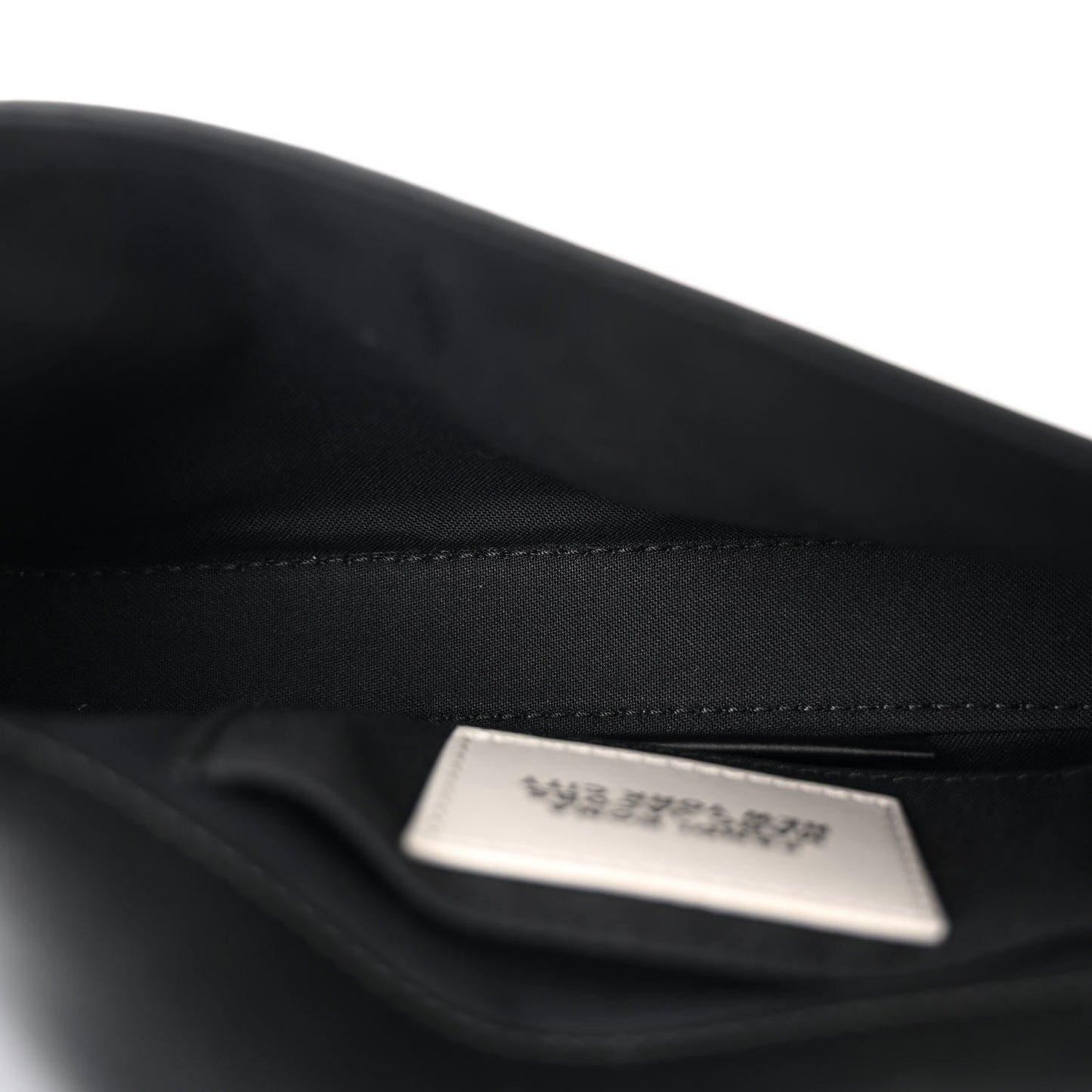 X MARC JACOBS Nappa Vitello King Logo Print Phone Baguette White Black
