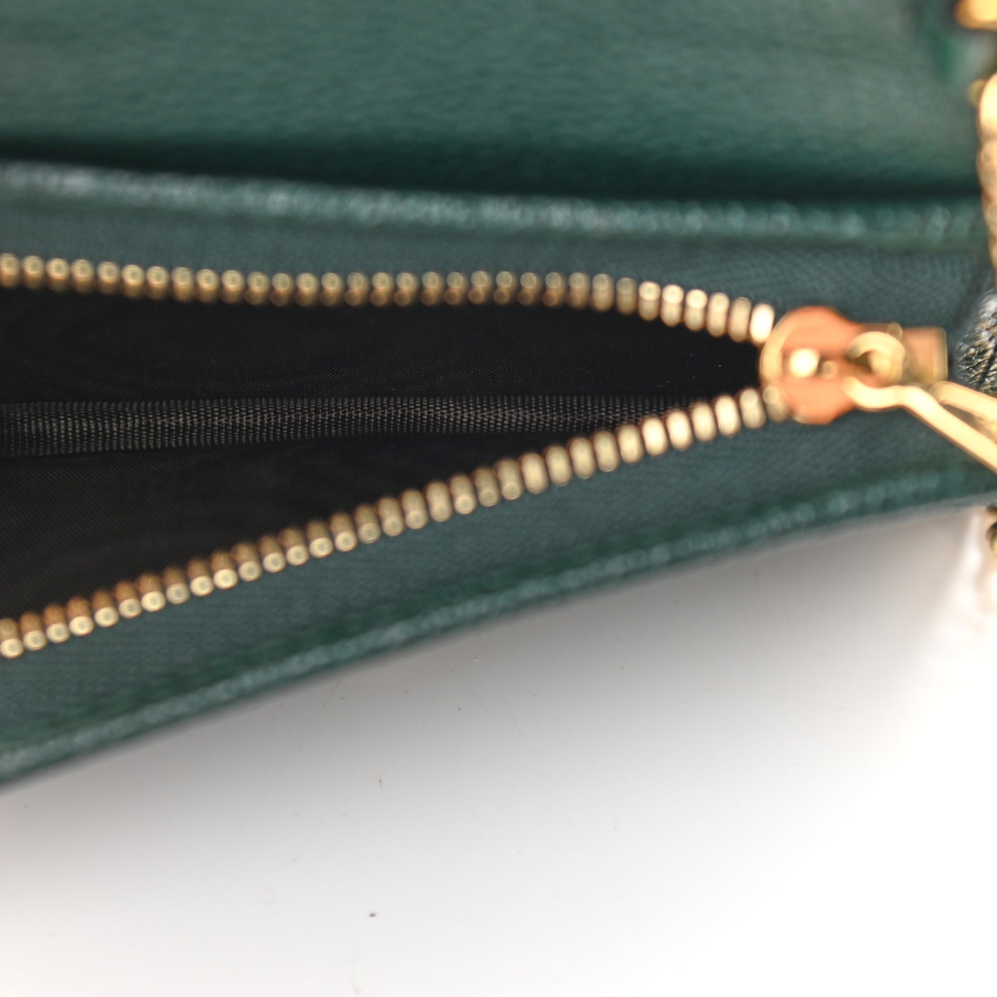 Grainy Calfskin Zumi Chain Card Case Wallet Vintage Green