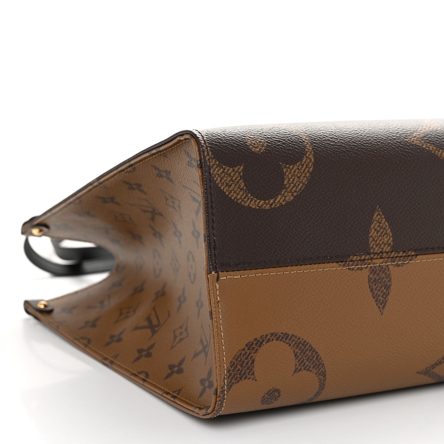 Reverse Monogram Giant Onthego MM