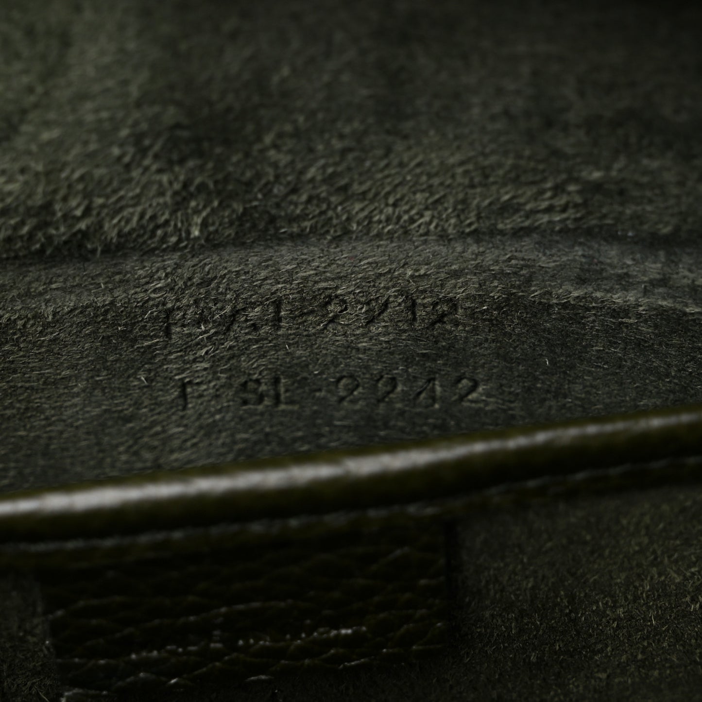 Drummed Calfskin Nano Luggage Amazone