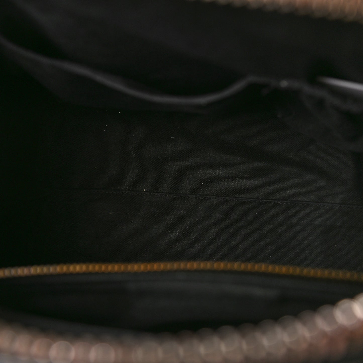 Shiny Lord Calfskin Medium Antigona Black