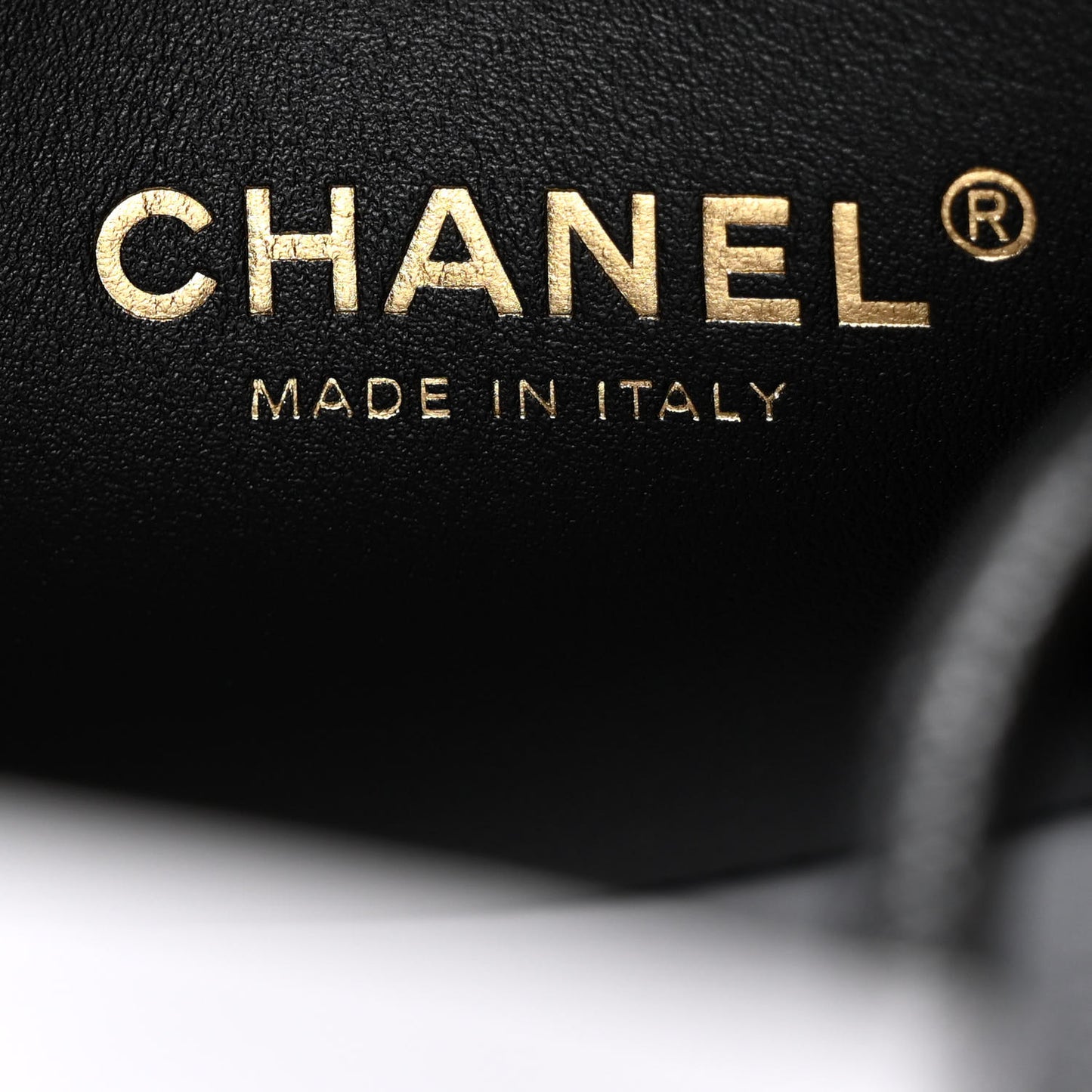 Shiny Caviar Quilted Monochrome Mini Chanel 22 Black