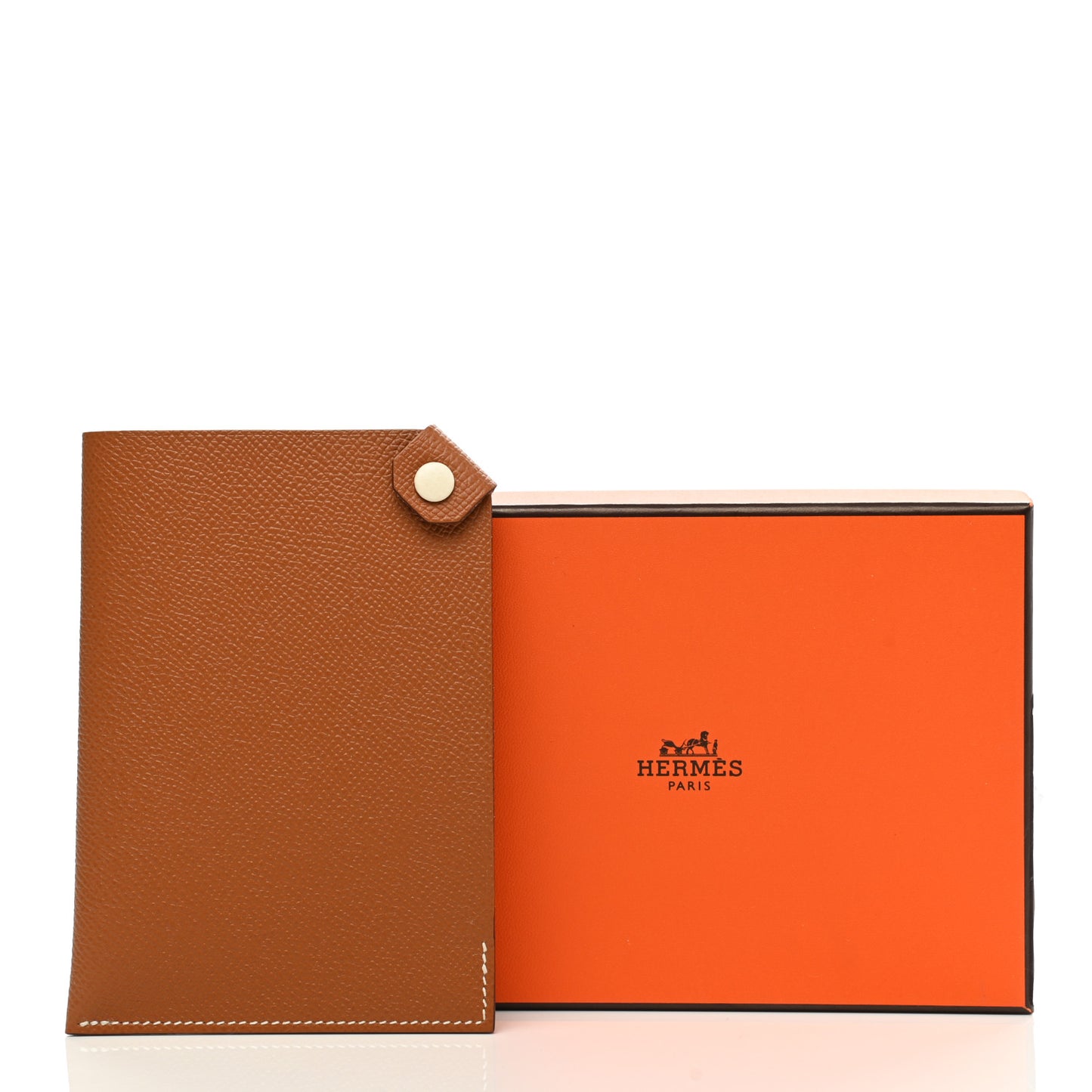 Epsom Tarmac Dot PM Passport Holder Gold Nata