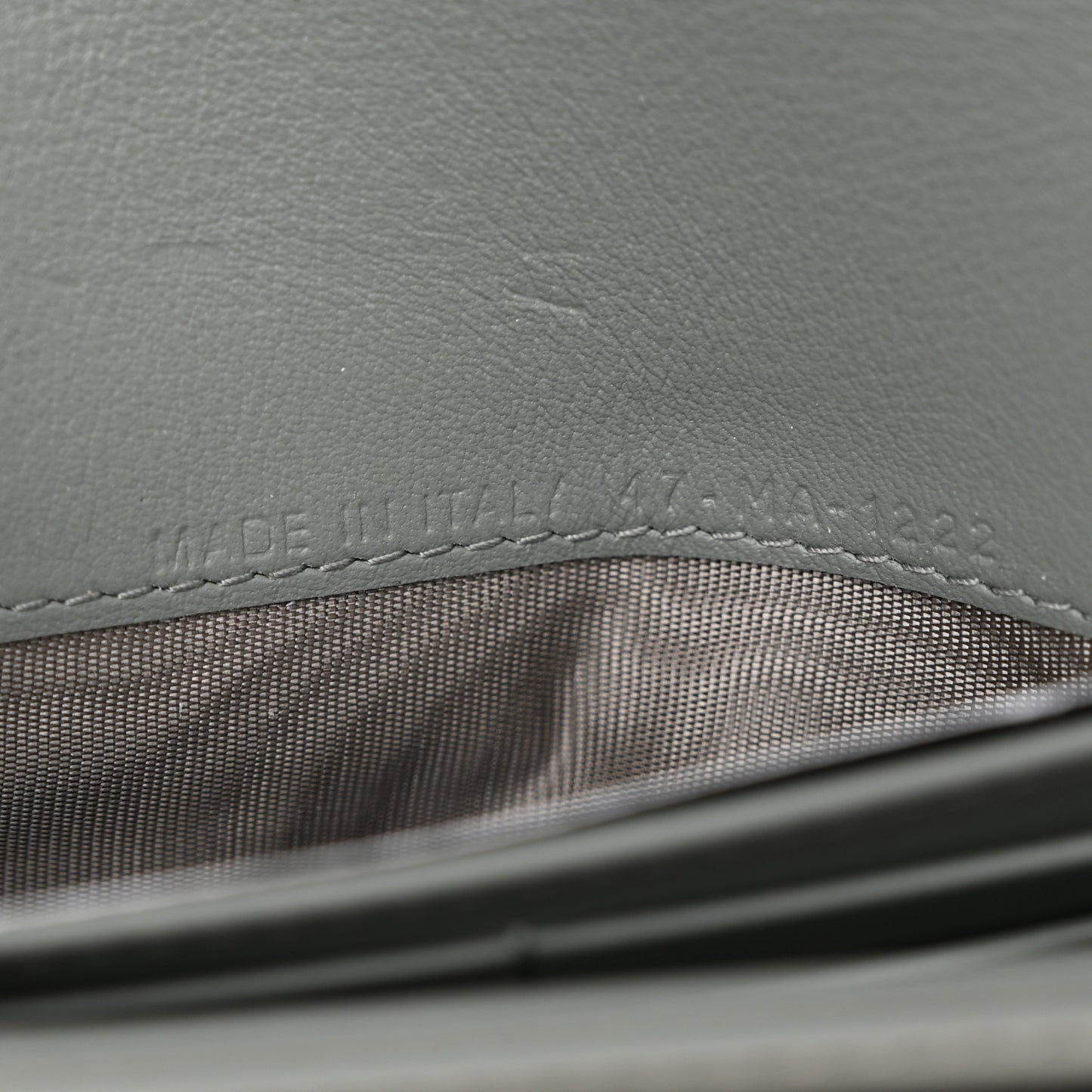 Oblique Saddle Chain Long Wallet Grey