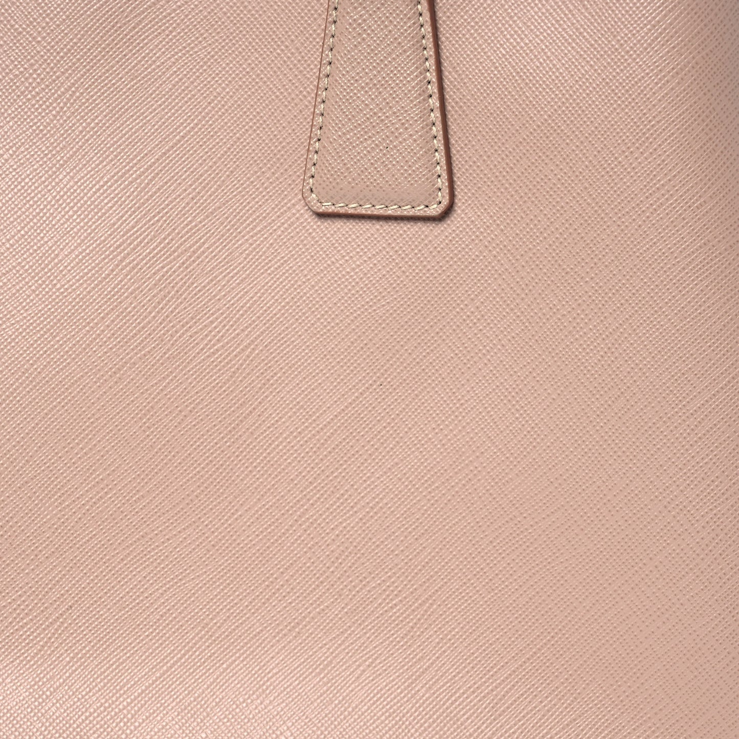 Saffiano Lux Medium Tote Cammeo