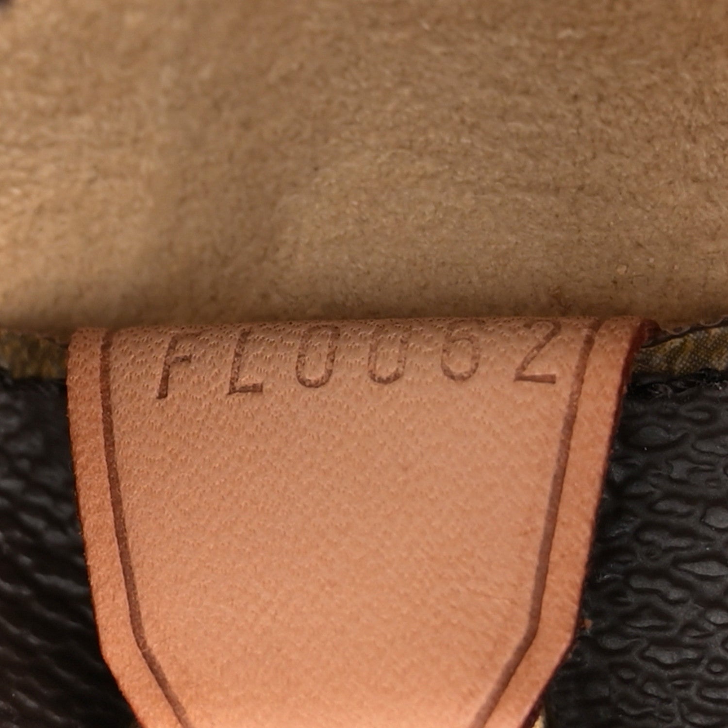 Louis Vuitton Monogram Luco 7 of 13