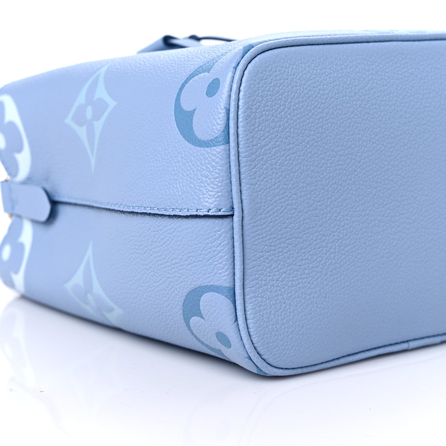 Louis Vuitton Empreinte Monogram Giant By The Pool Neonoe BB Summer Blue 7 of 8